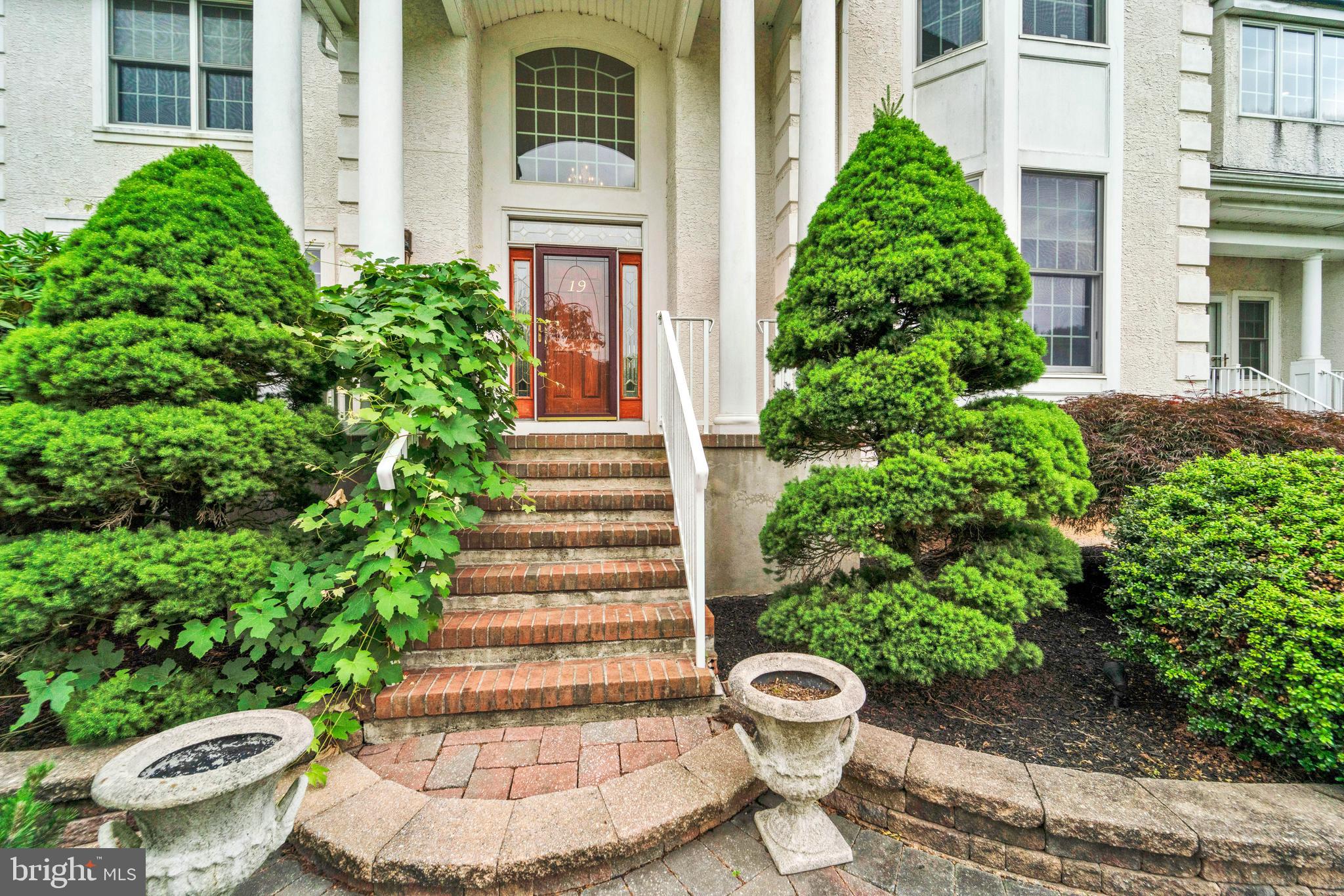 19 MEADOWLARK DRIVE