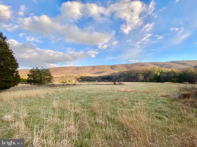 HIDDEN HOLLOWS - Land