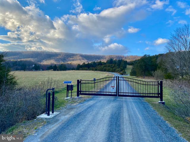 HIDDEN HOLLOWS - Land