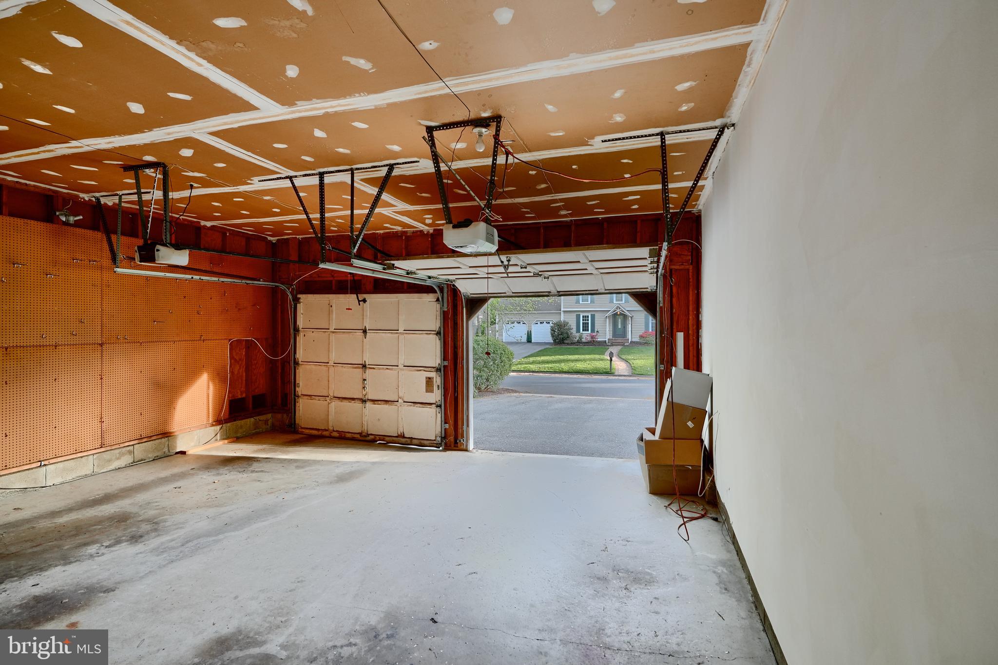 FAIR OAKS ON THE MAGOTHY - Residential