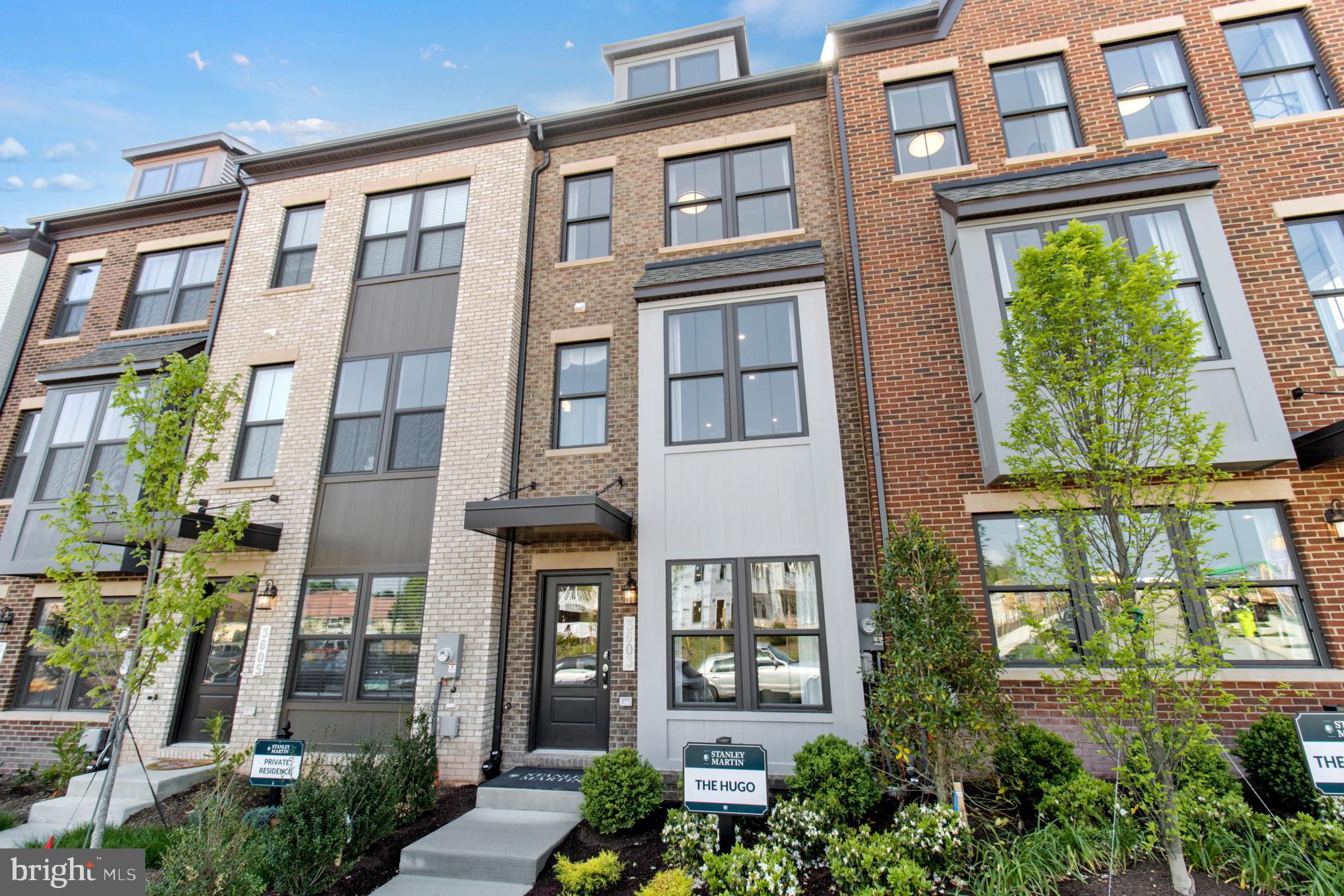 GATEWAY WEST - Residential