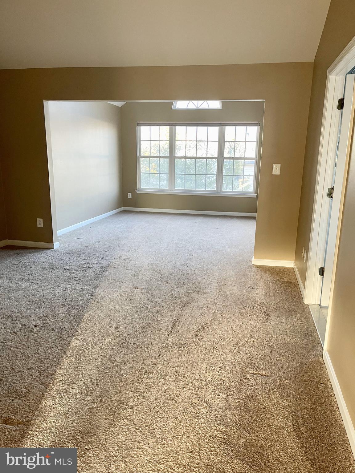 SOUTH RIDING - Residential Lease