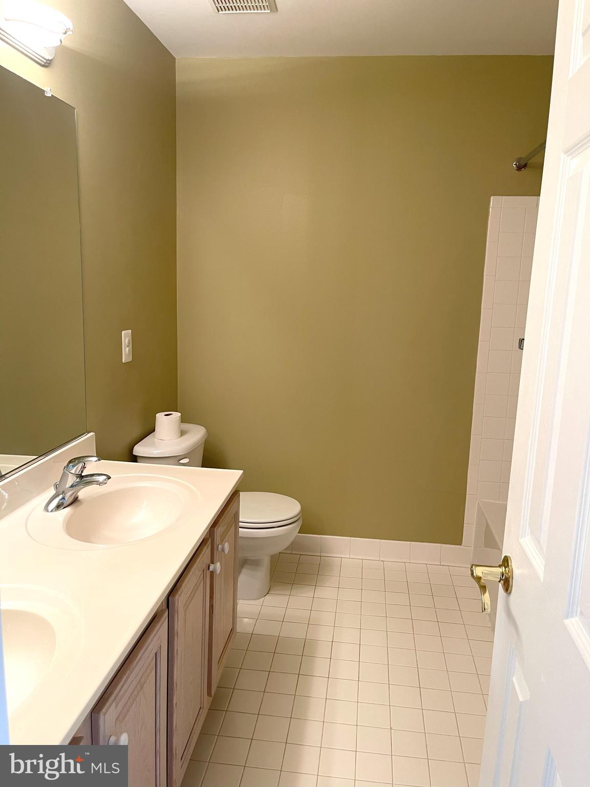 SOUTH RIDING - Residential Lease
