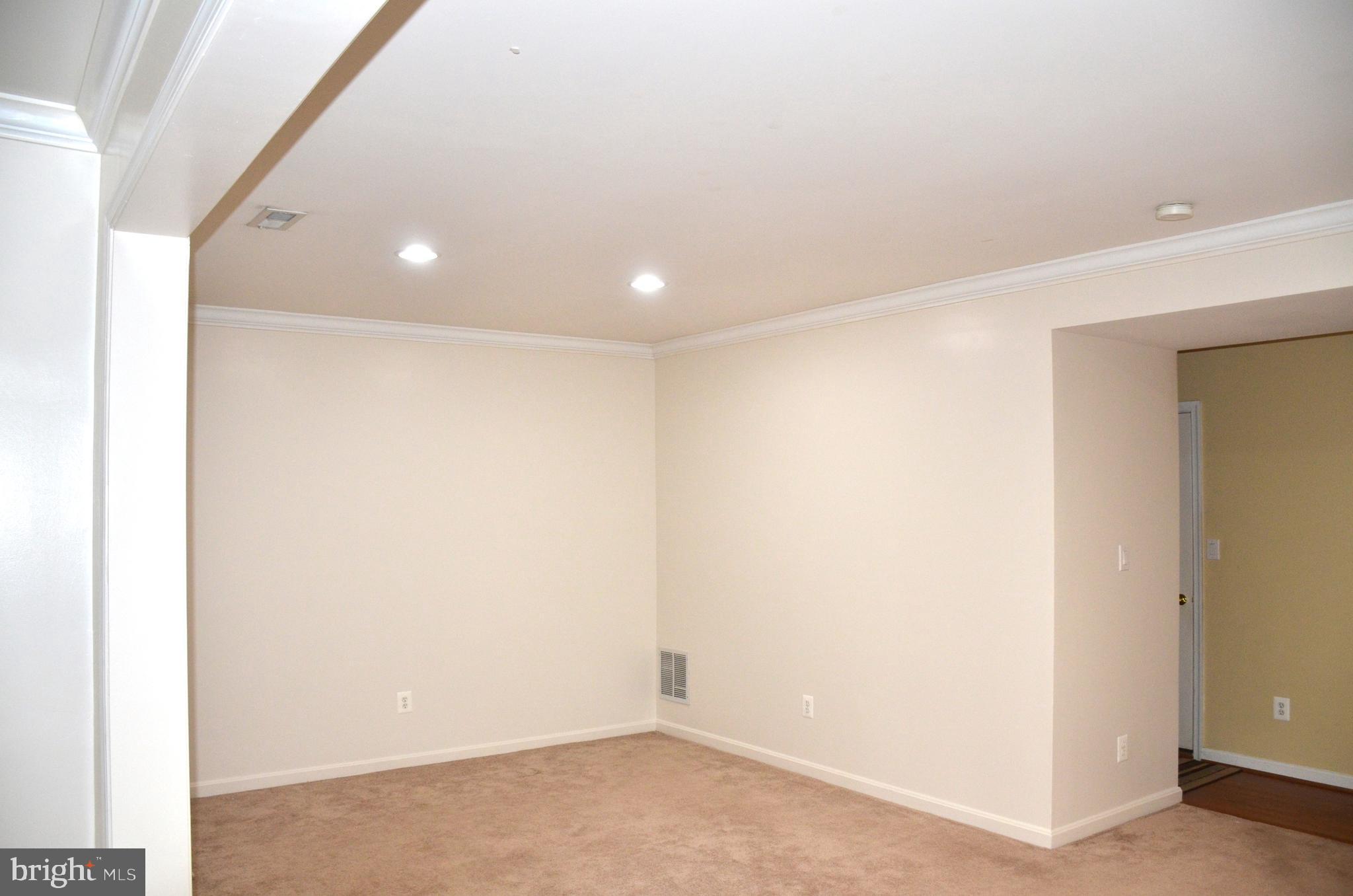 SOUTH RIDING - Residential Lease
