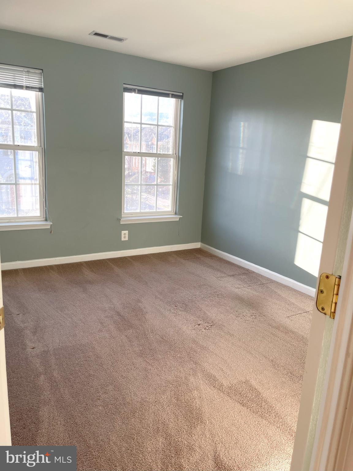 SOUTH RIDING - Residential Lease