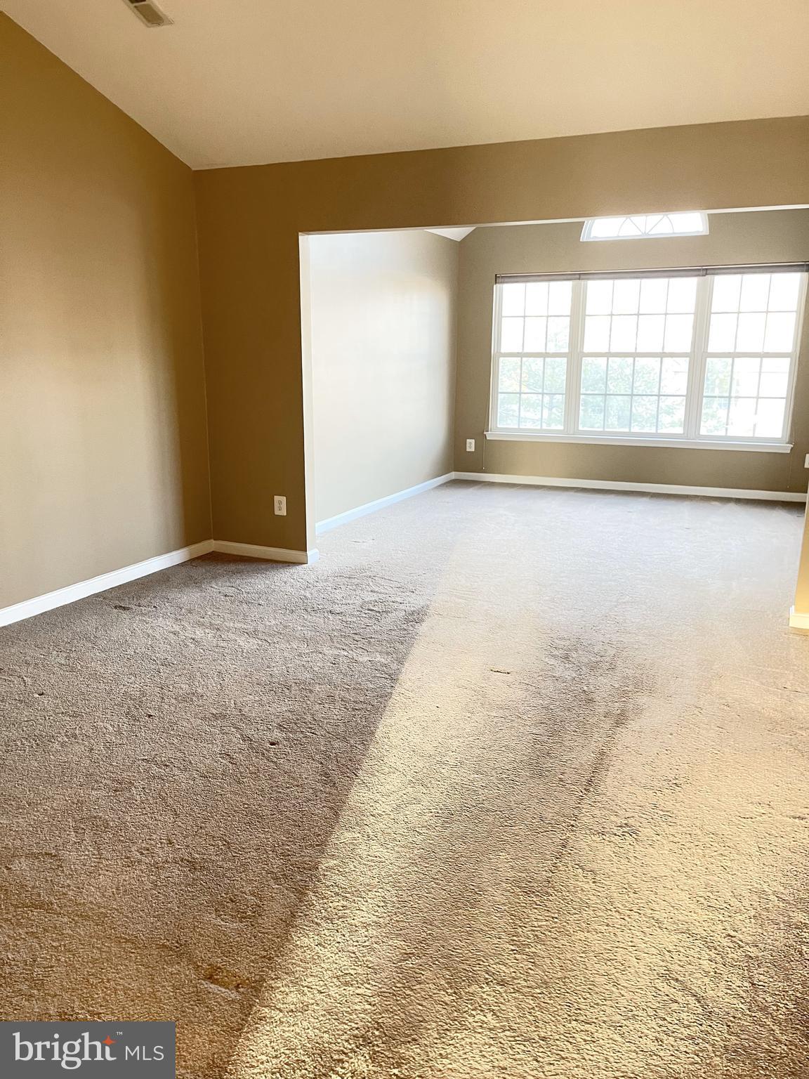 SOUTH RIDING - Residential Lease
