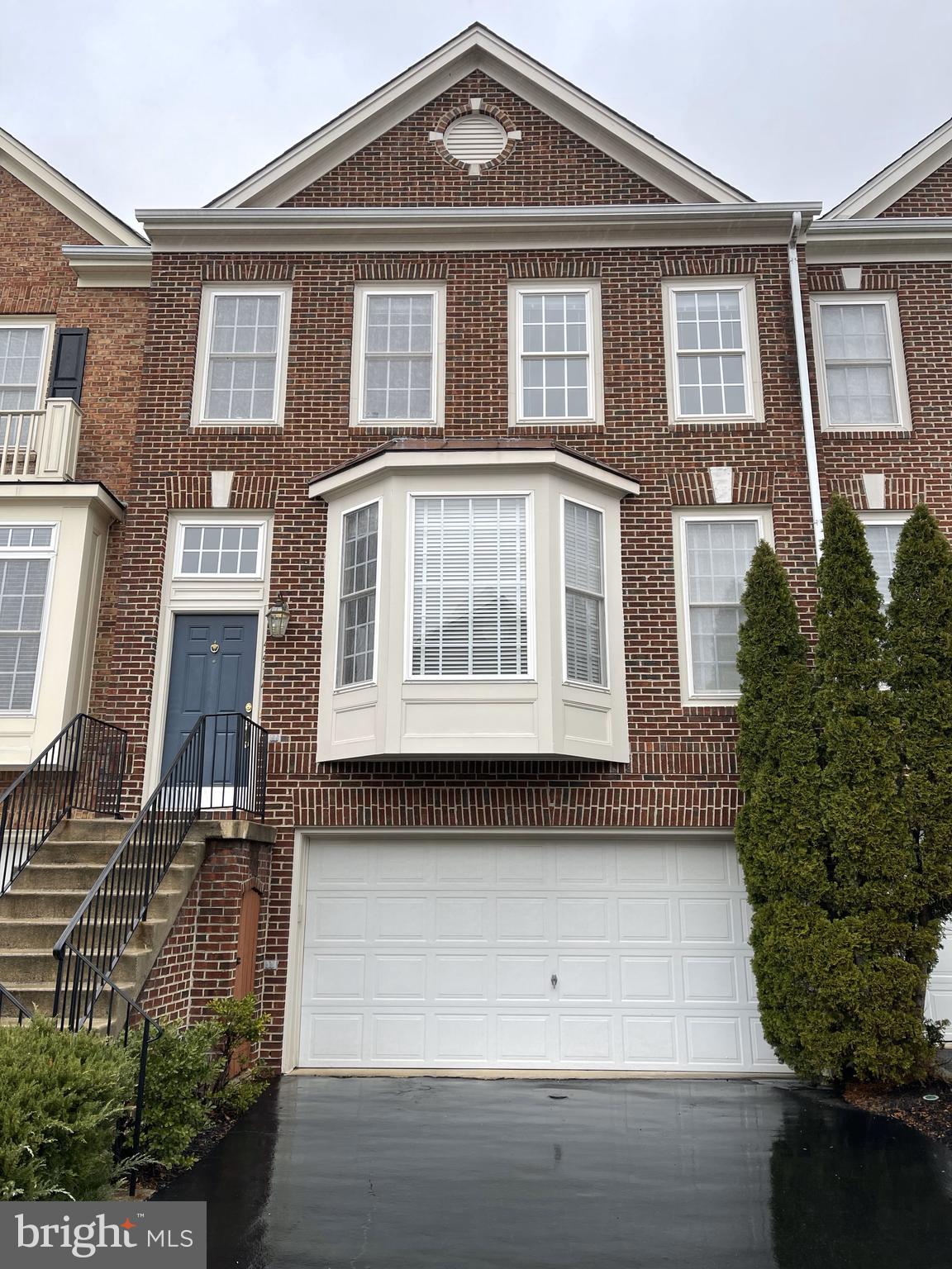 SOUTH RIDING - Residential Lease