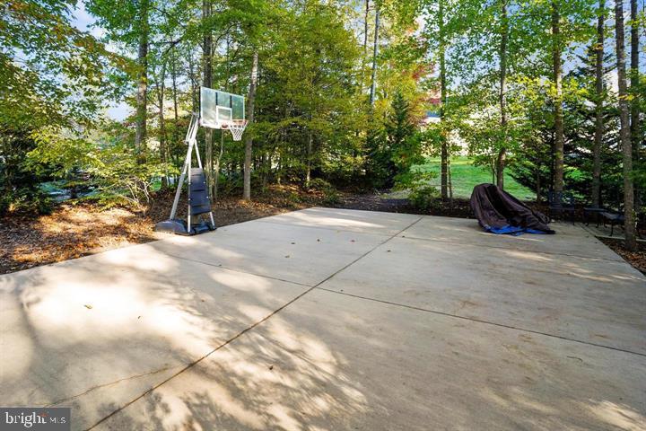 MALVERN CHASE - Residential