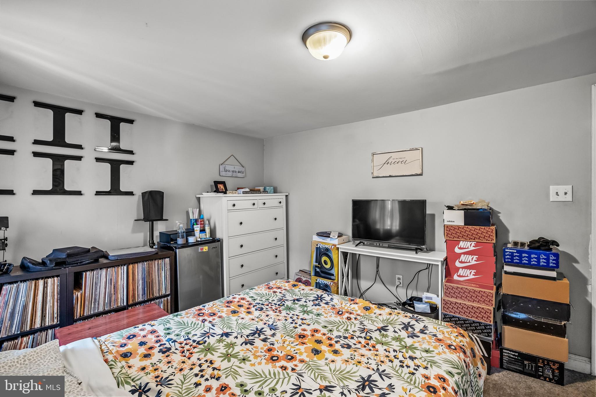 EAST FALLS - Residential