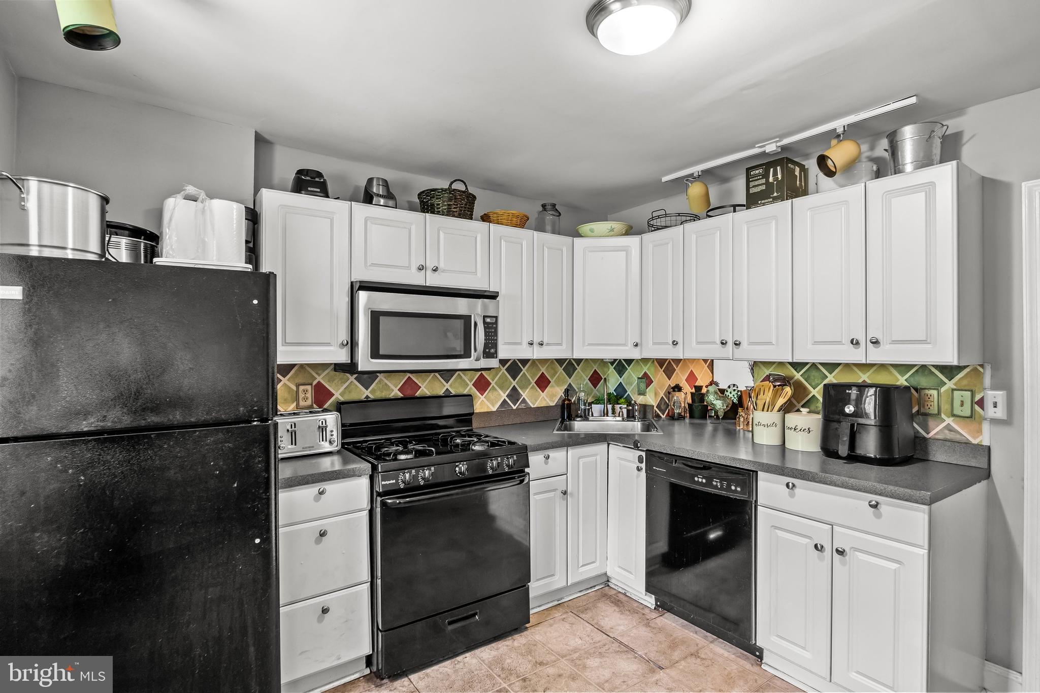 EAST FALLS - Residential