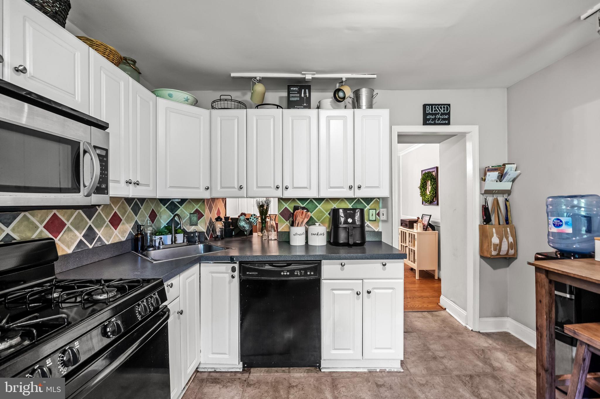 EAST FALLS - Residential