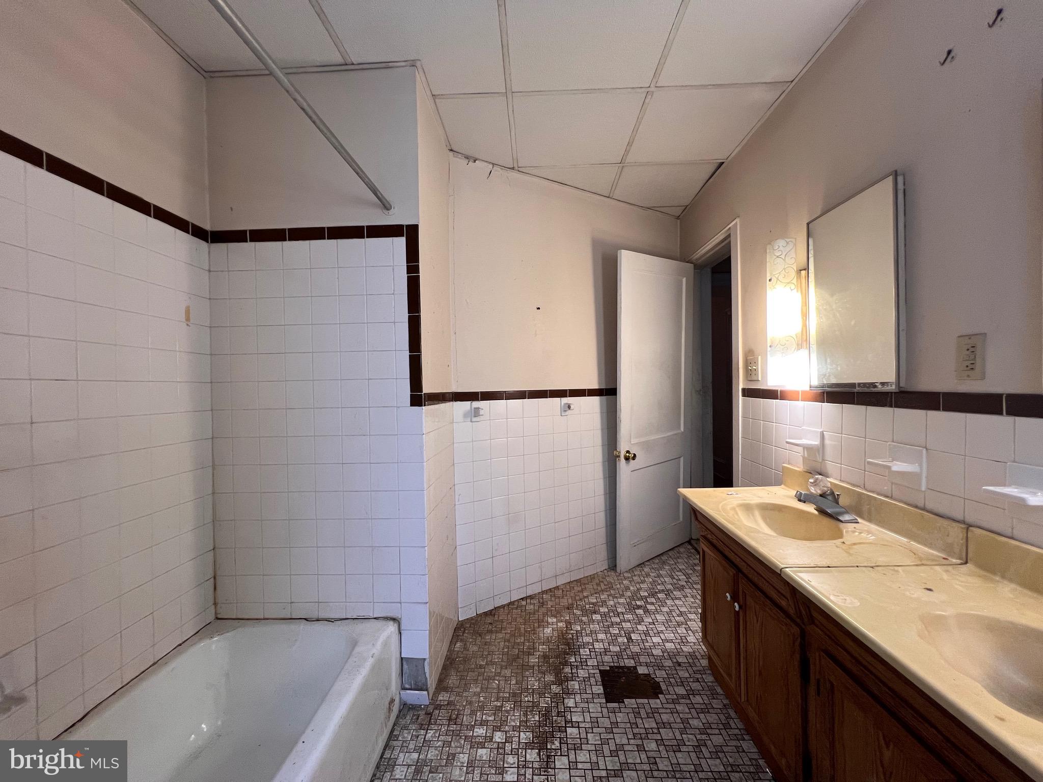 LANSDOWNE - Residential