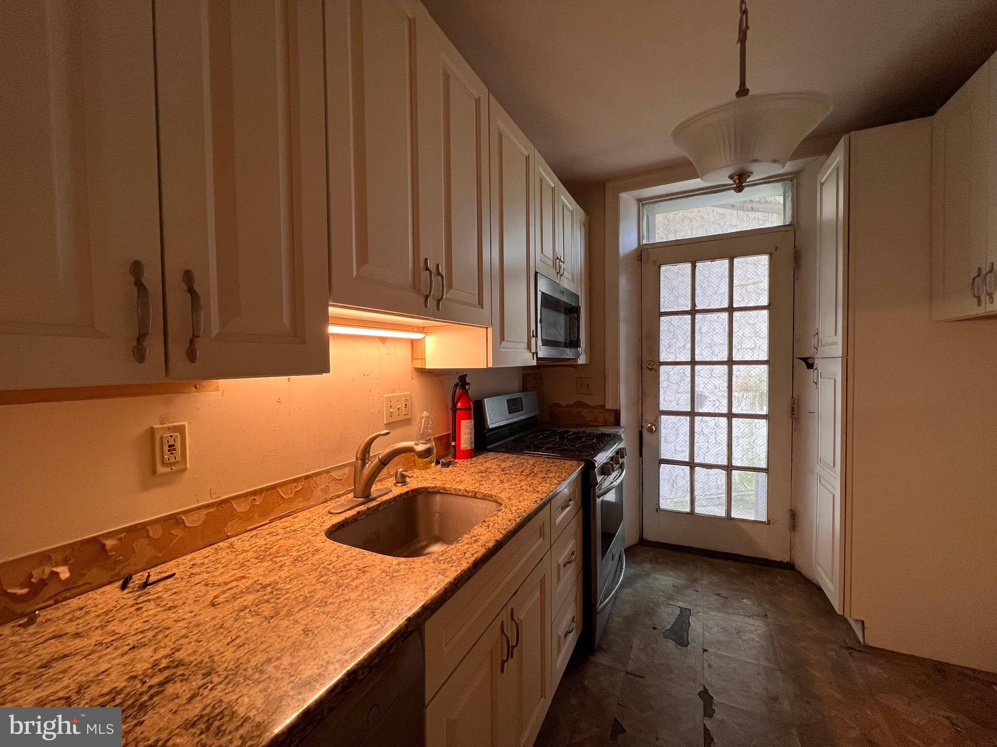 LANSDOWNE - Residential