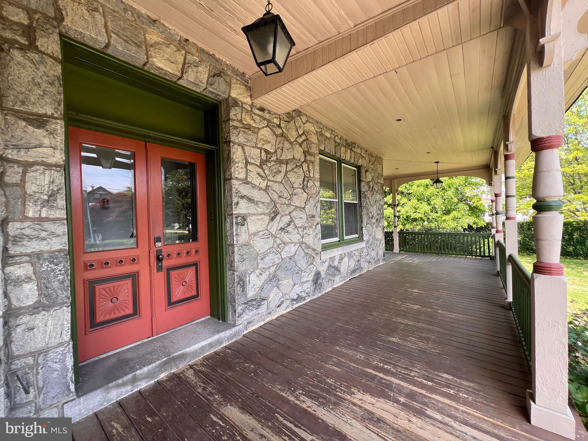 LANSDOWNE - Residential