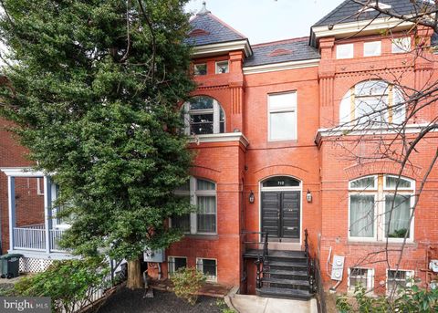 712 12TH STREET NE WASHINGTON DC 20002