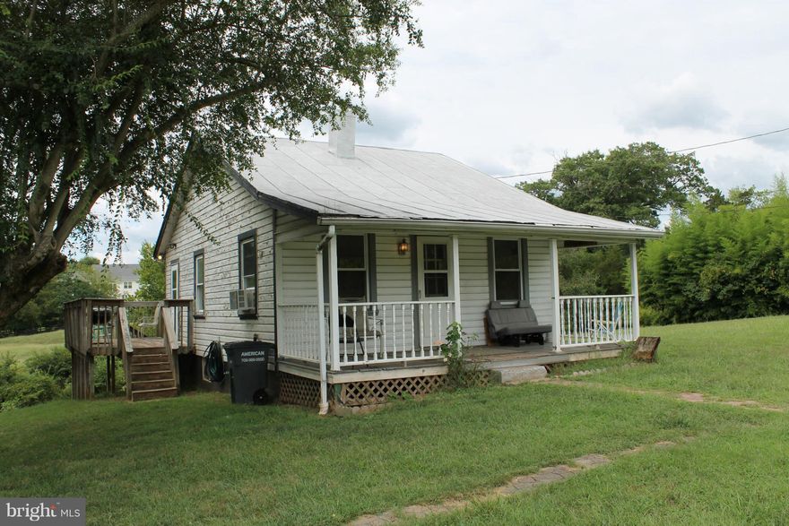 Back on the market! (Buyer's financing fell through) ** COMMUTER'S DREAM - JUST MILES FROM 66! Excellent Investment opportunity to rehab or build the home of your dreams in sought after Fairfax County! This property is perfect for an investor or family looking for a 1+ acre lot. Home is connected to public sewer and water.