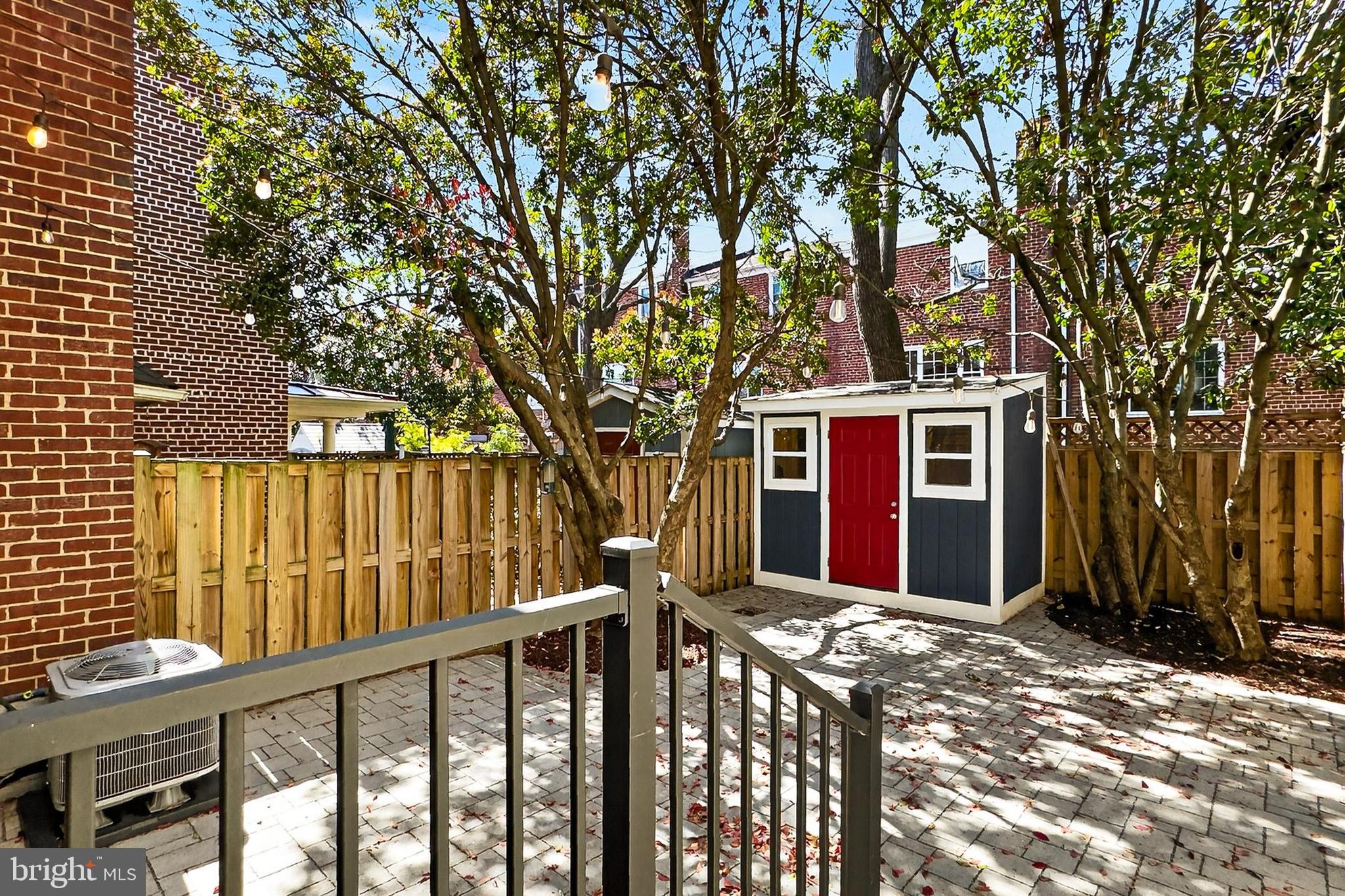 WARWICK VILLAGE - Residential