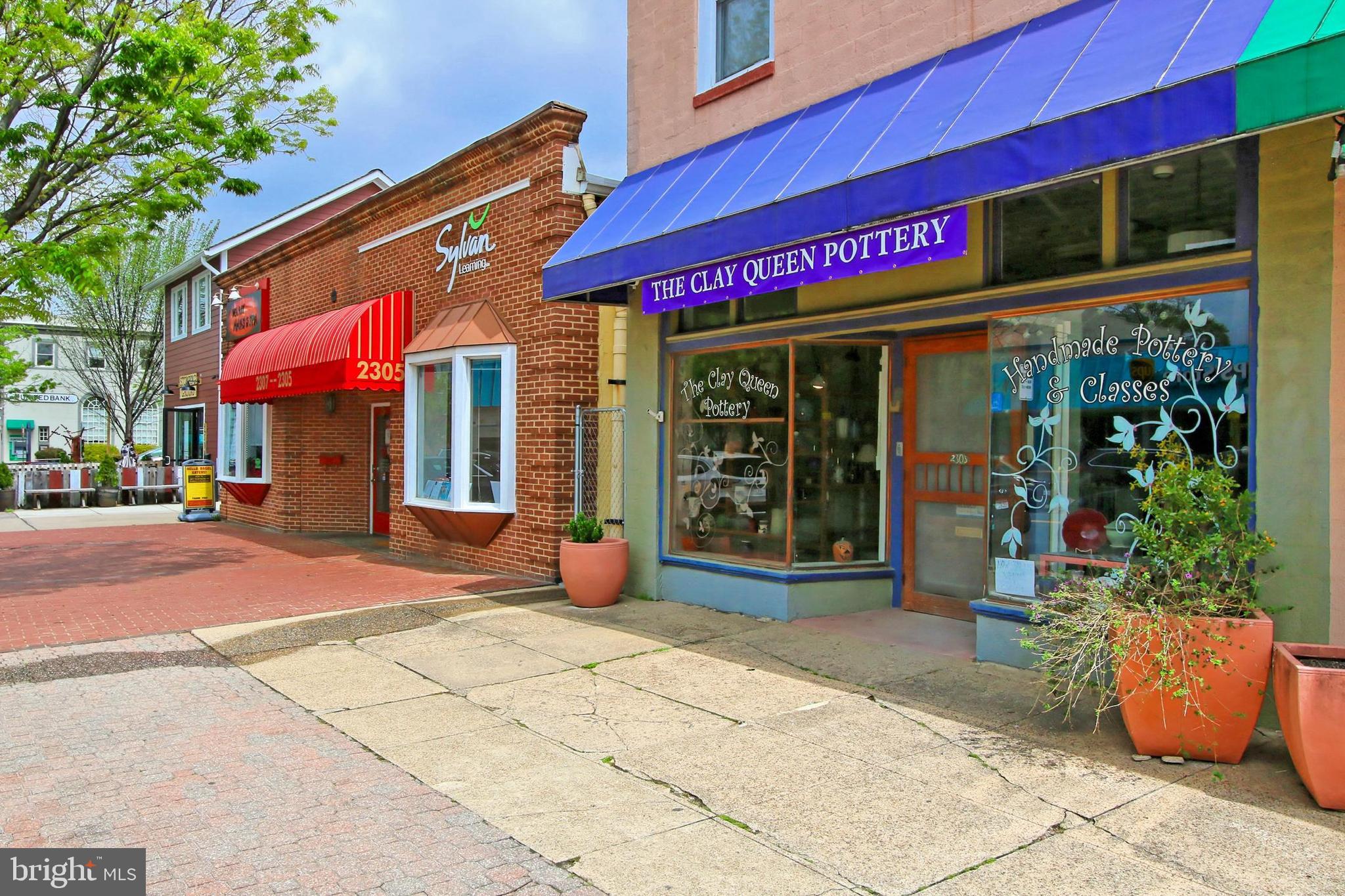 WARWICK VILLAGE - Residential