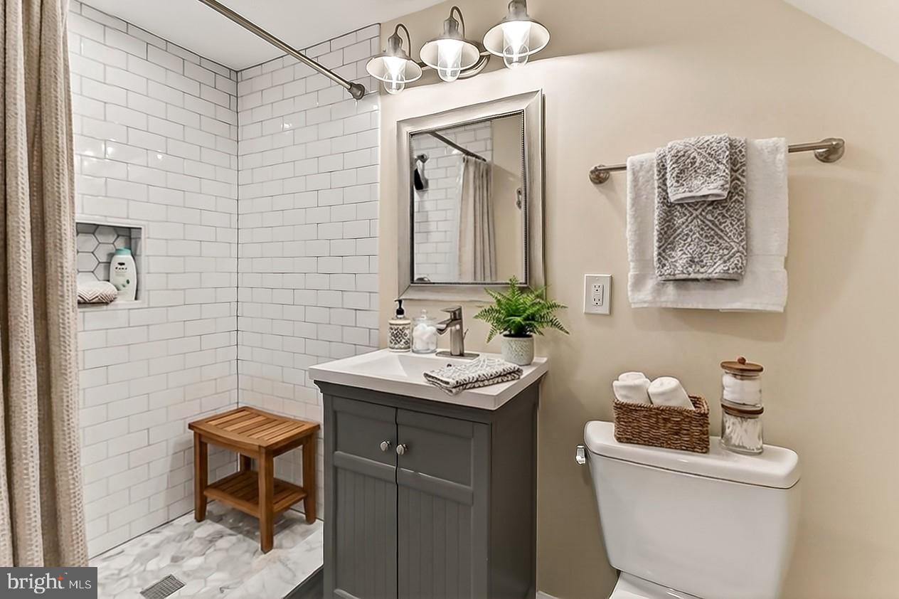 WARWICK VILLAGE - Residential