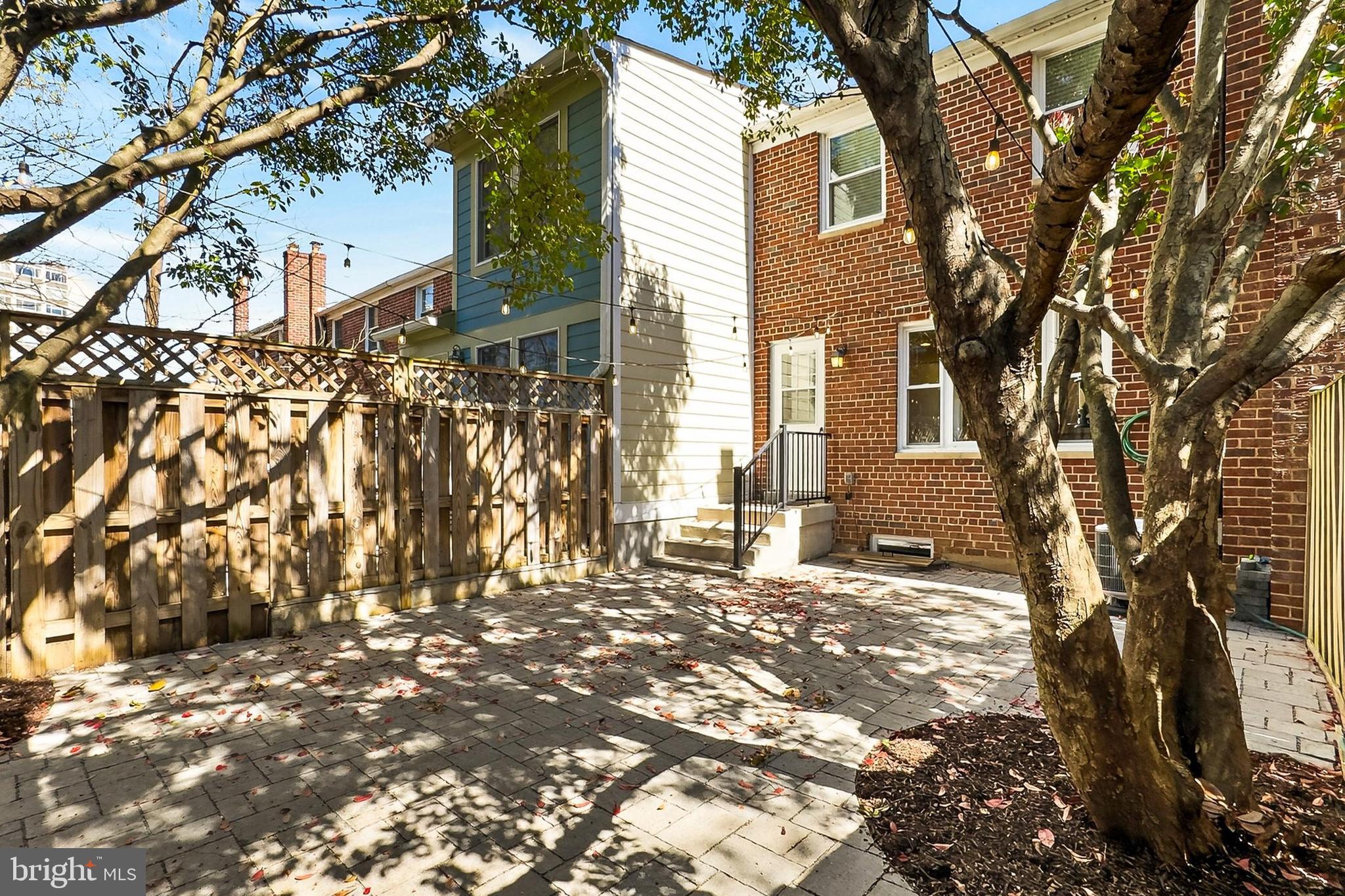 WARWICK VILLAGE - Residential