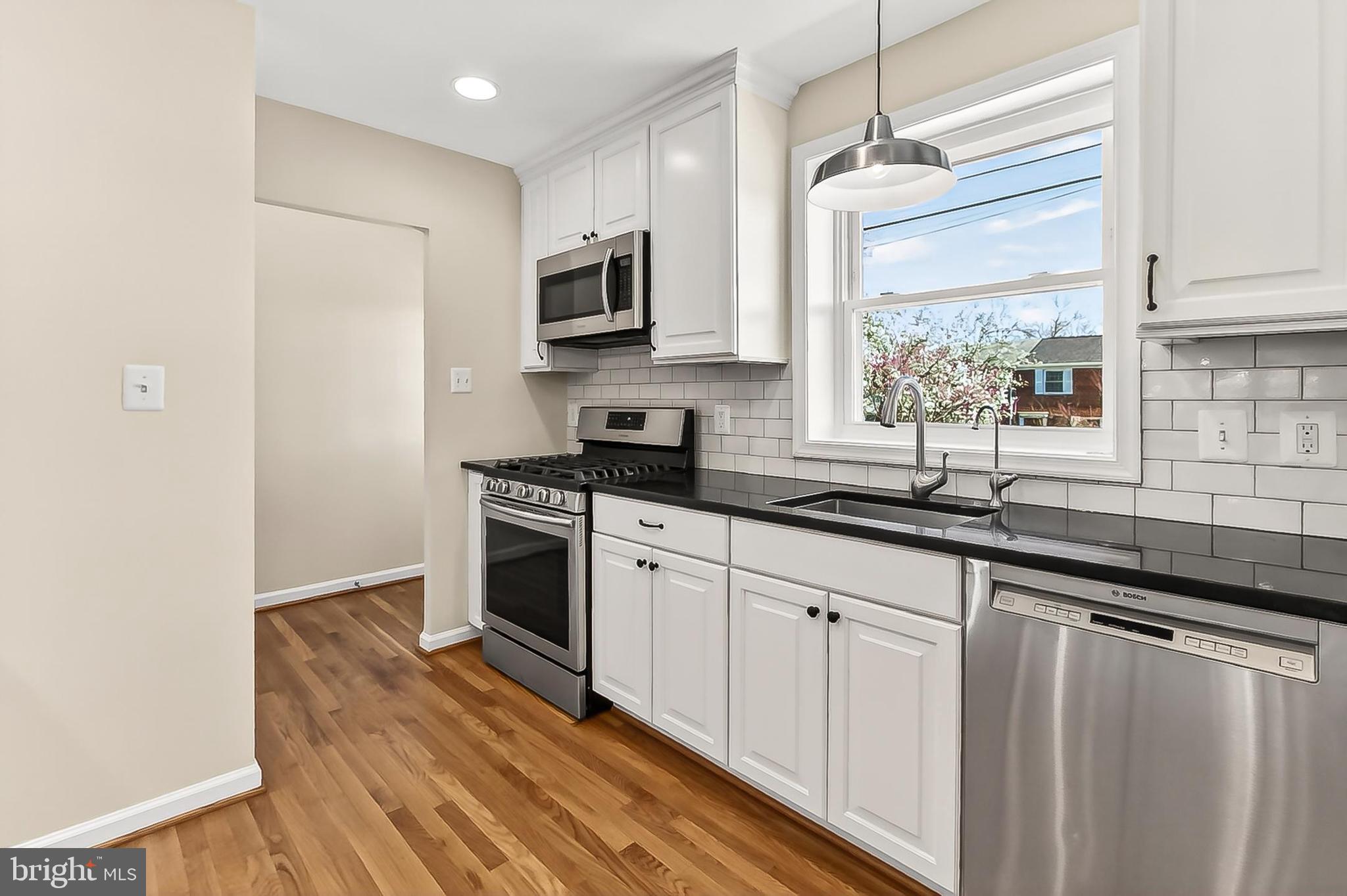 WARWICK VILLAGE - Residential