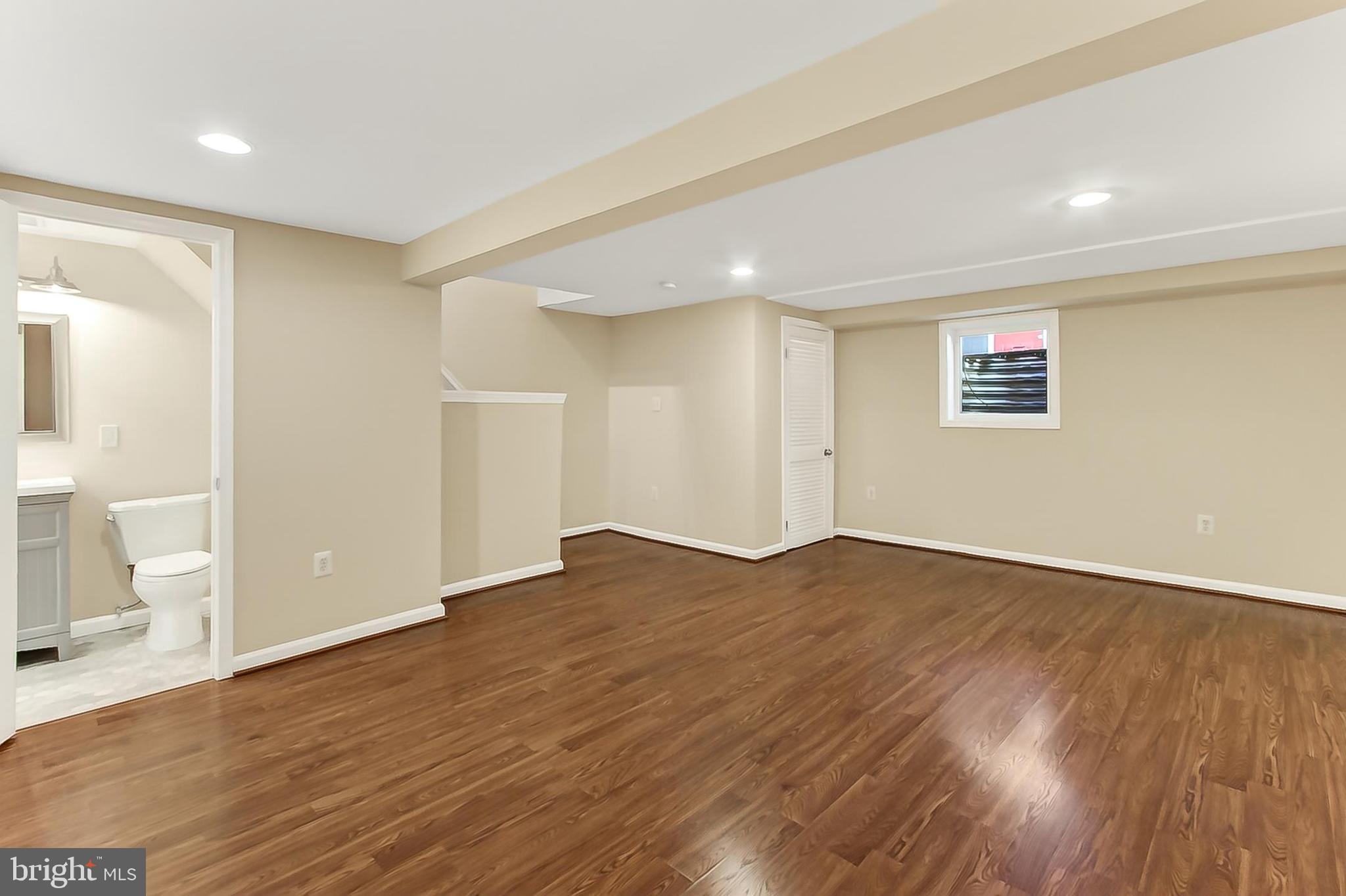 WARWICK VILLAGE - Residential