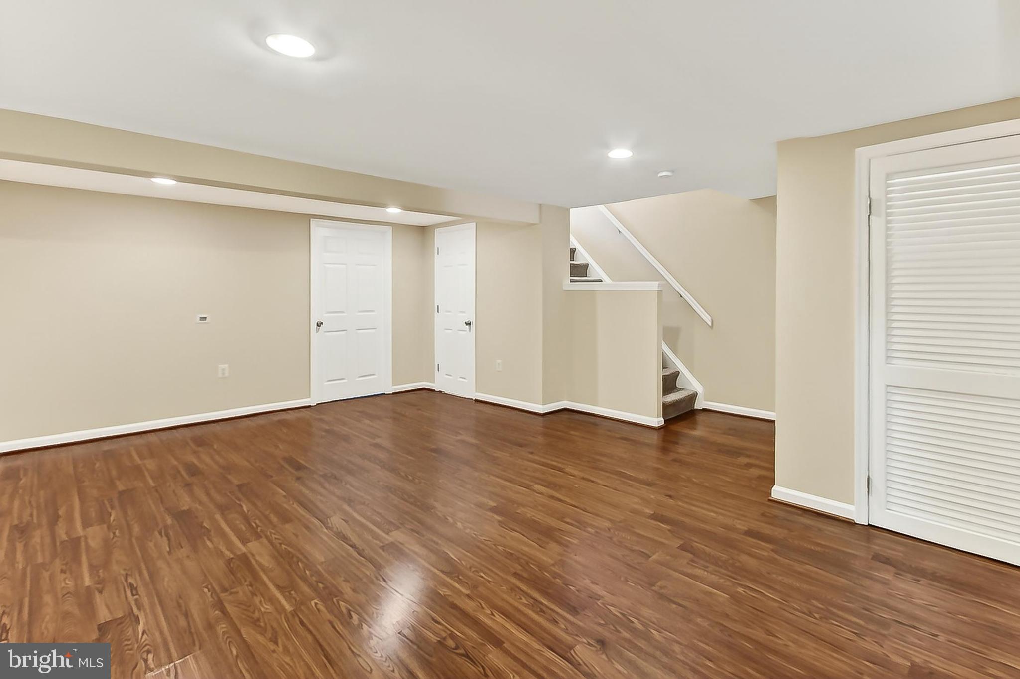 WARWICK VILLAGE - Residential