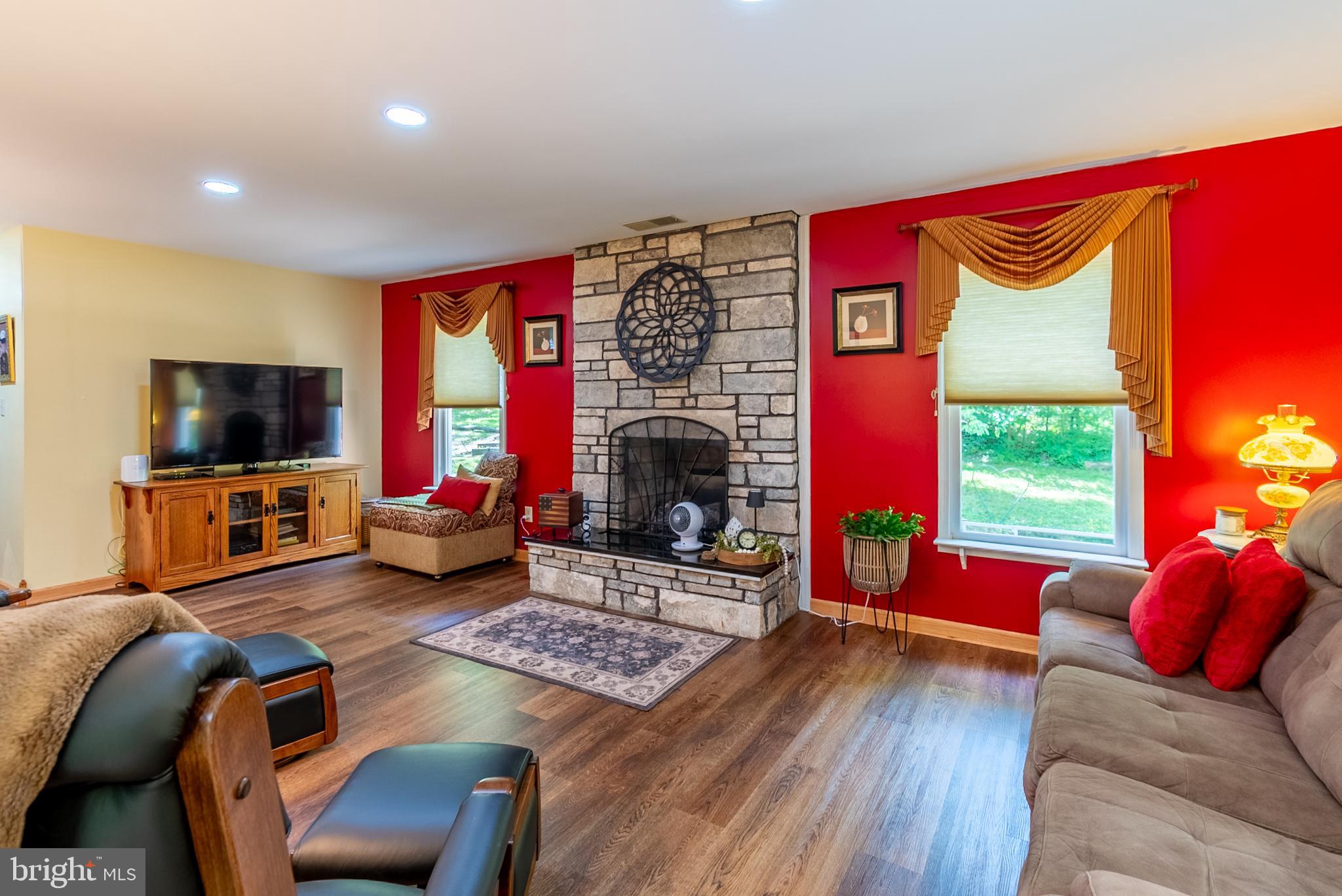 7647 HEDGESVILLE ROAD