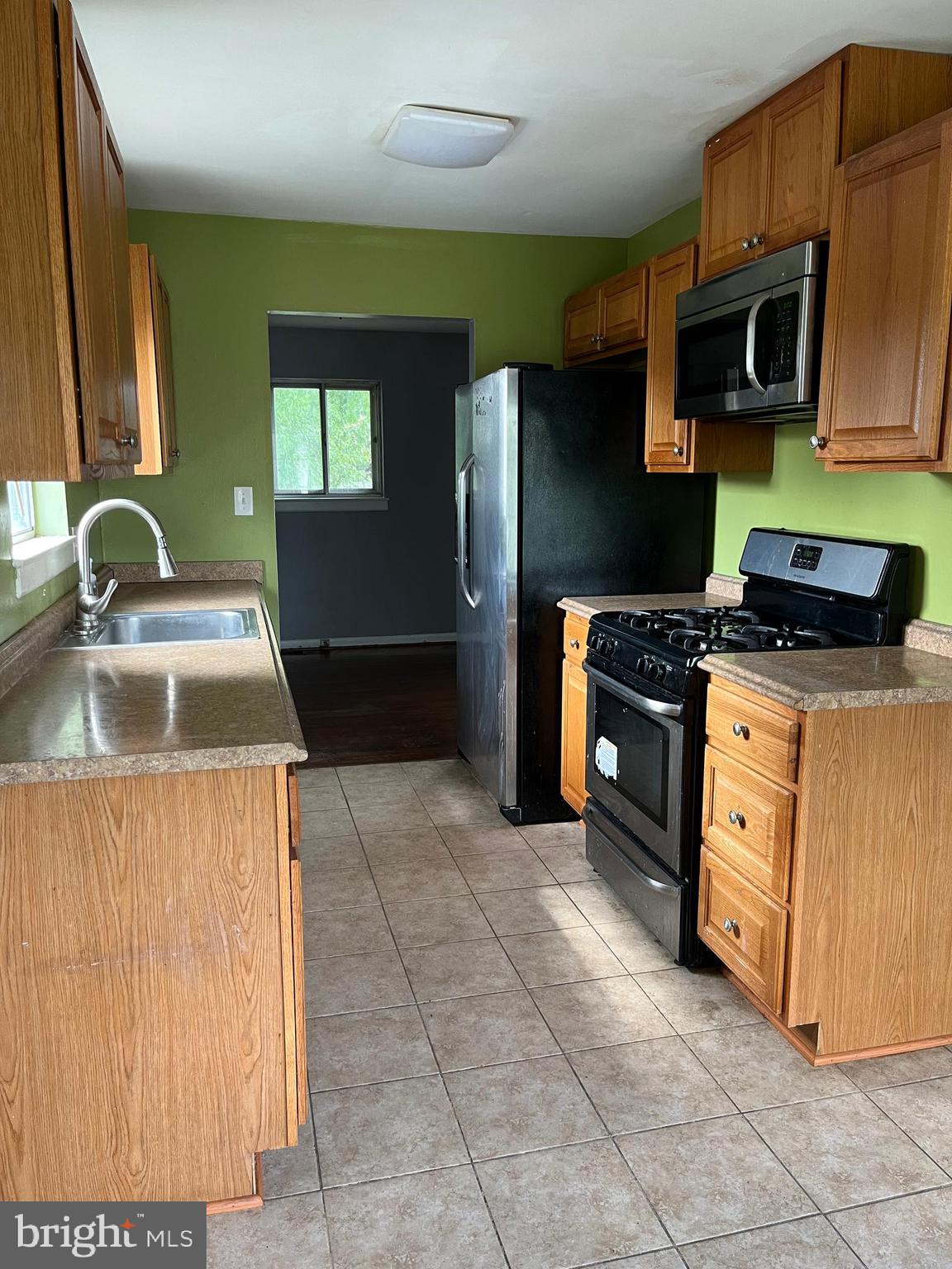 DRESDEN GREEN - Residential Lease