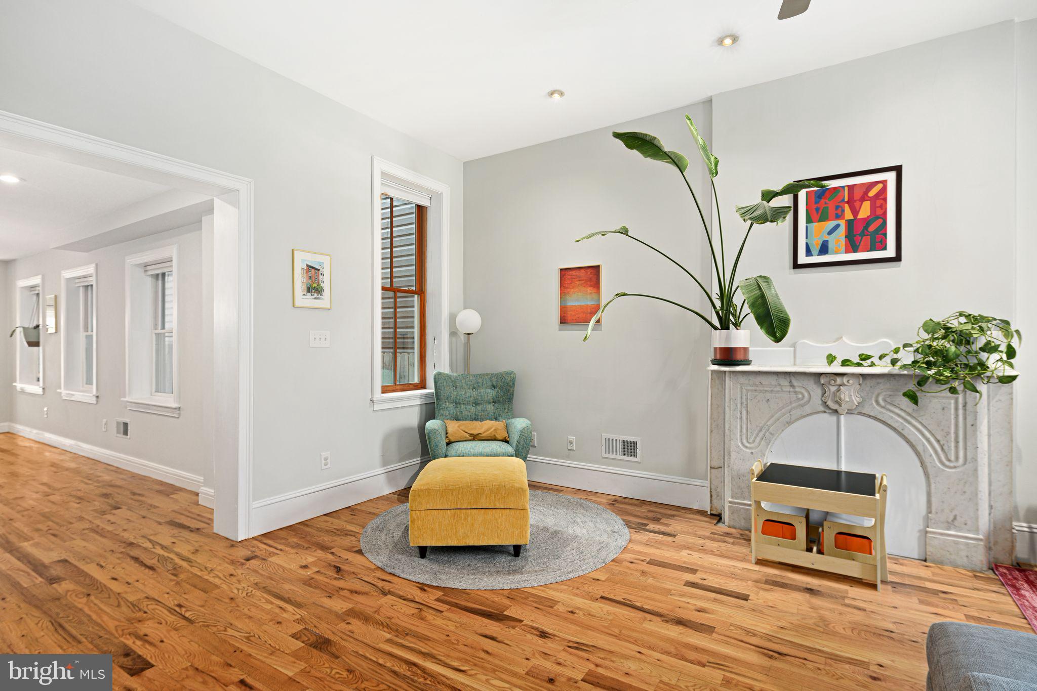 EAST KENSINGTON - Residential