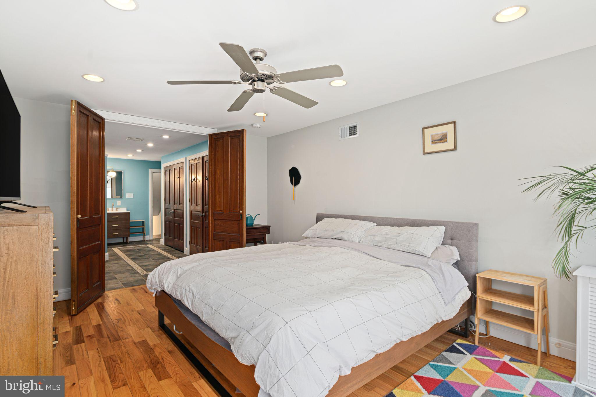 EAST KENSINGTON - Residential