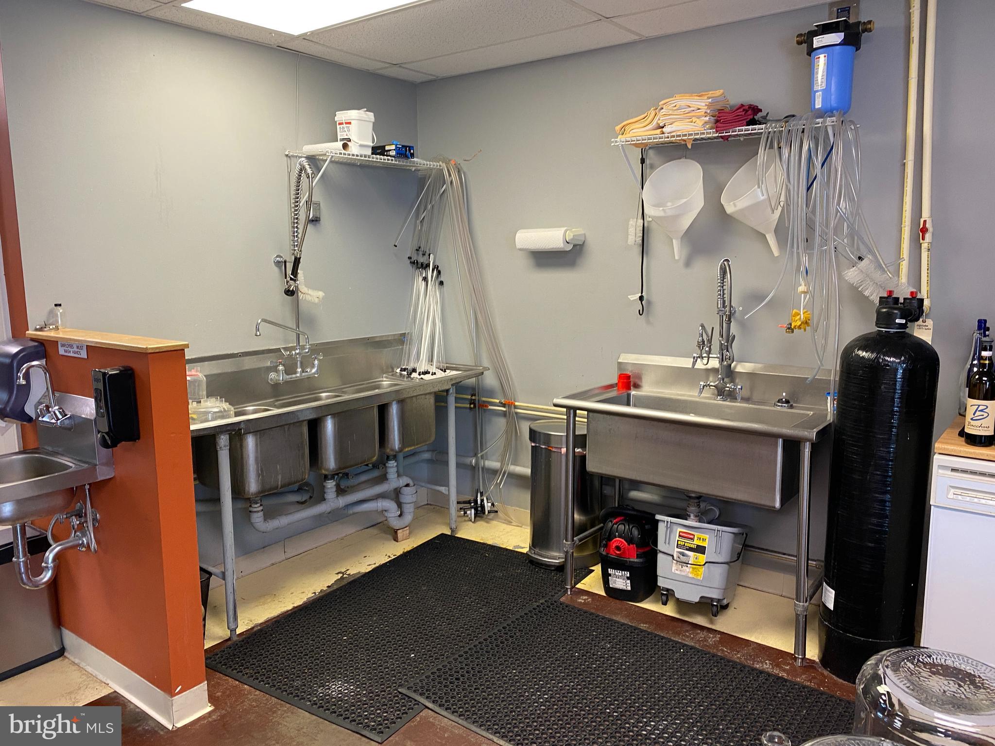 6320 FIVE MILE CENTRE PARK A