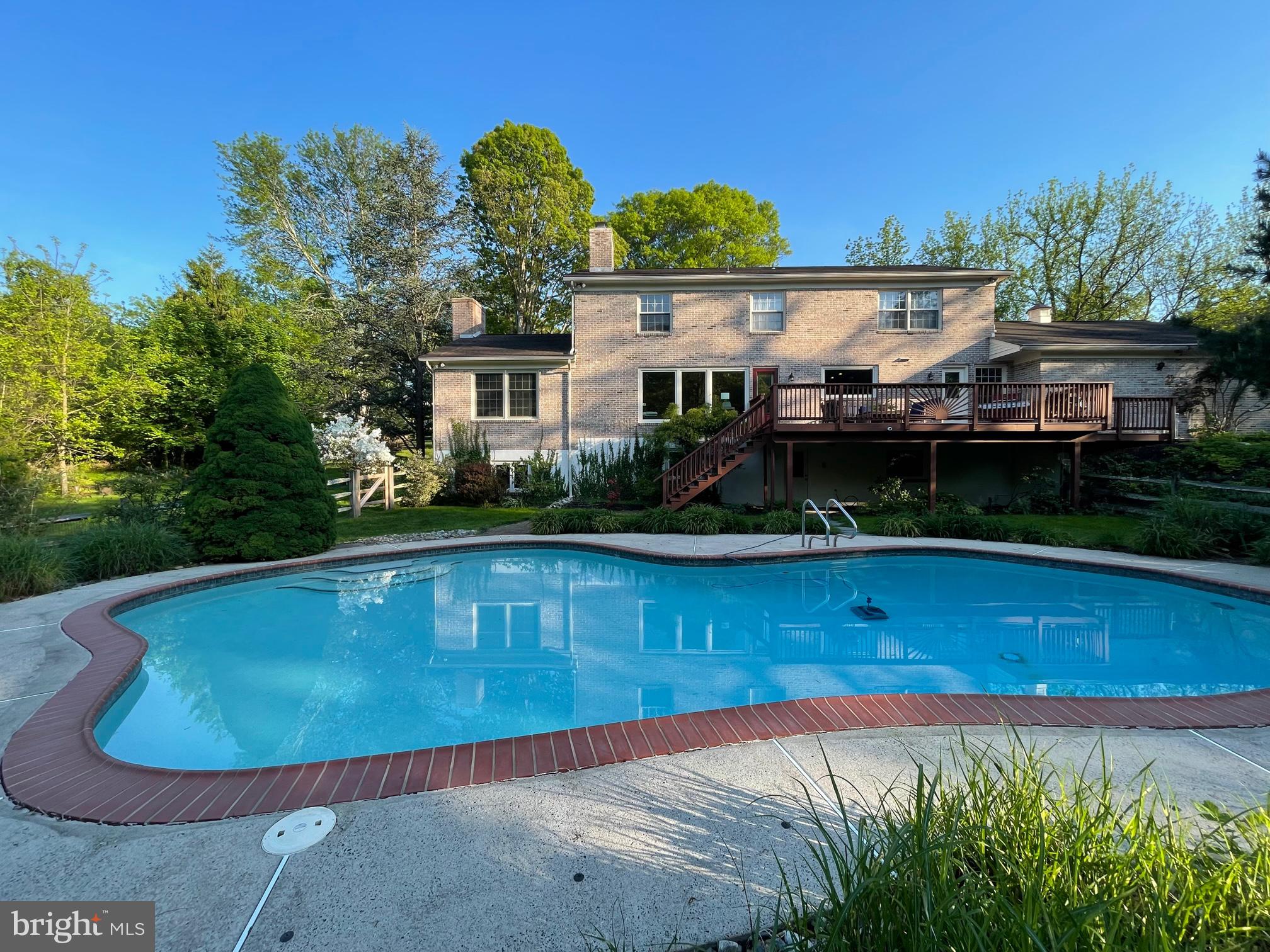 RADNOR HUNT - Residential