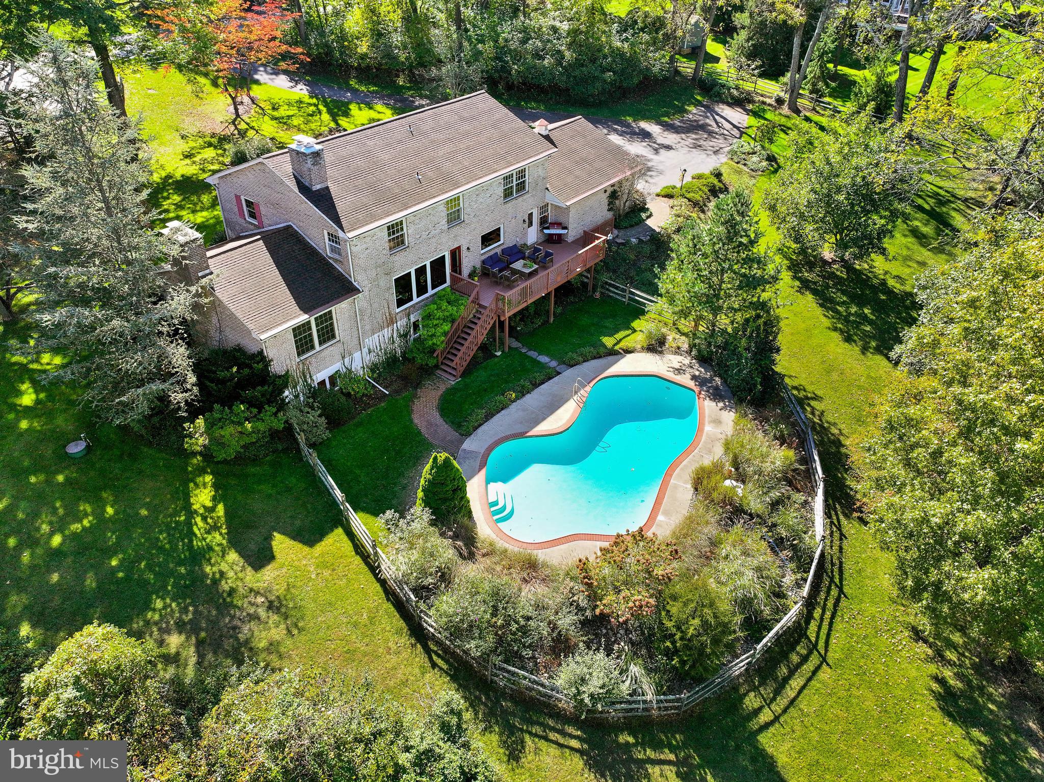 RADNOR HUNT - Residential