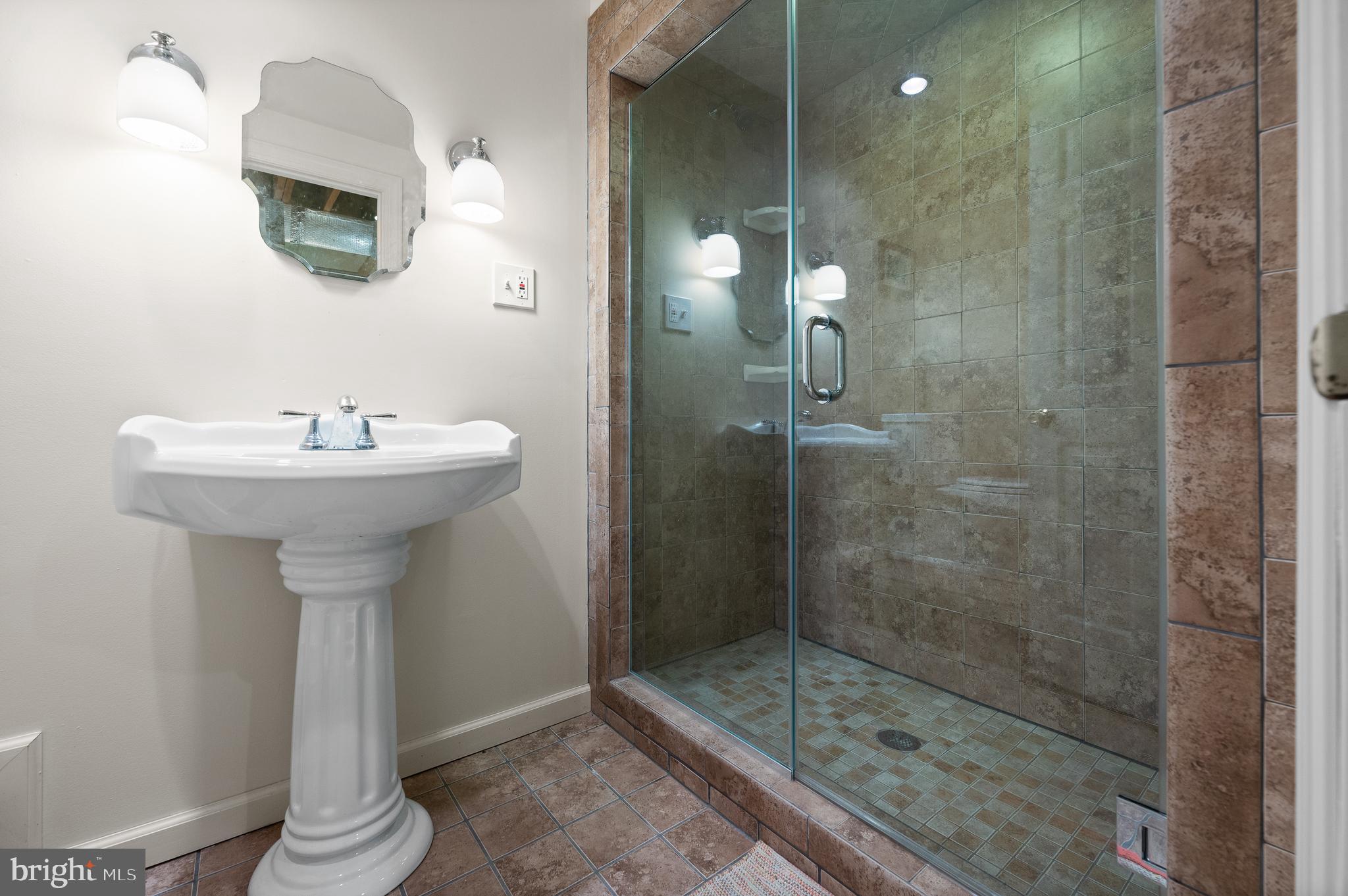 RADNOR HUNT - Residential