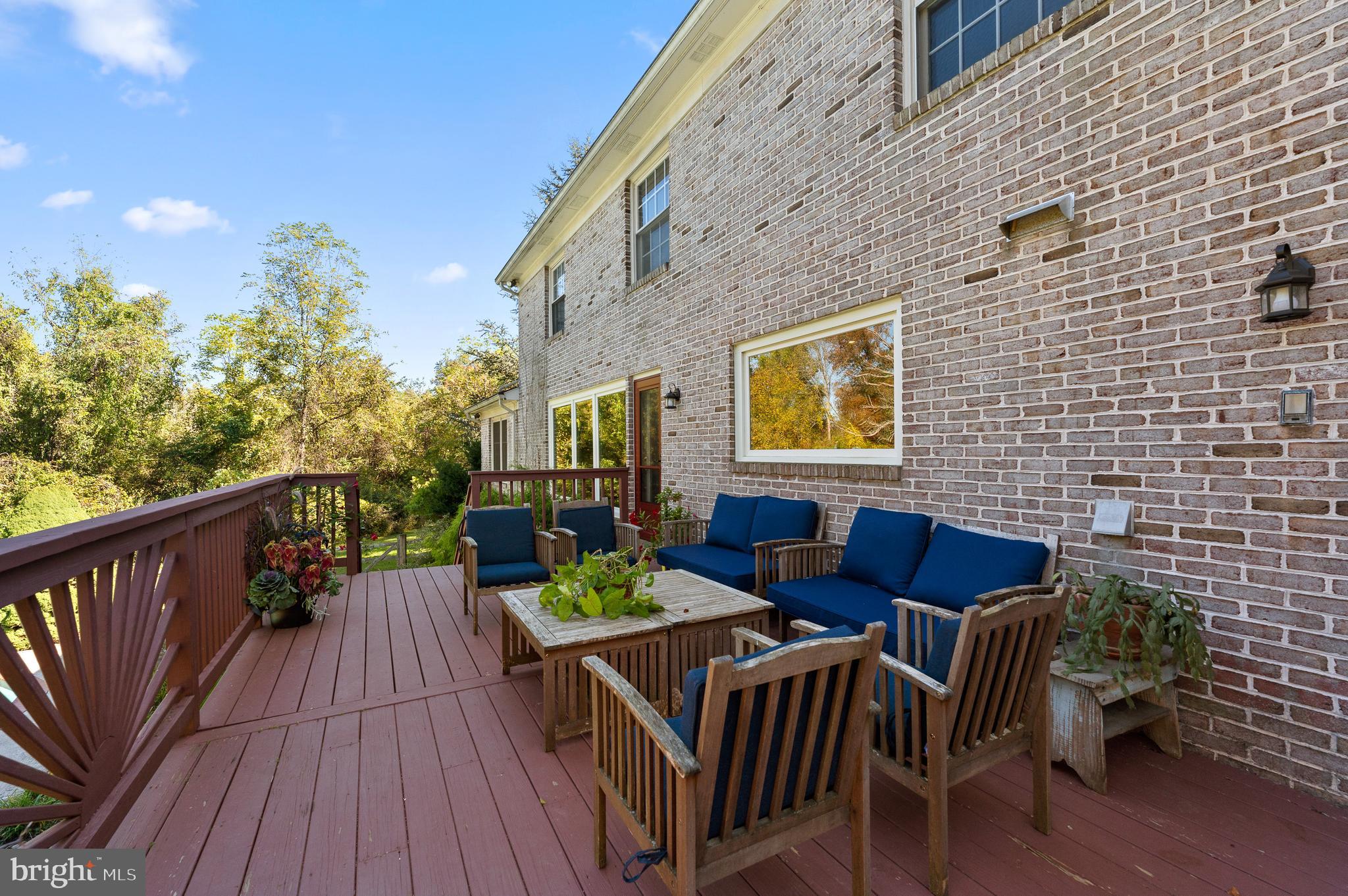 RADNOR HUNT - Residential