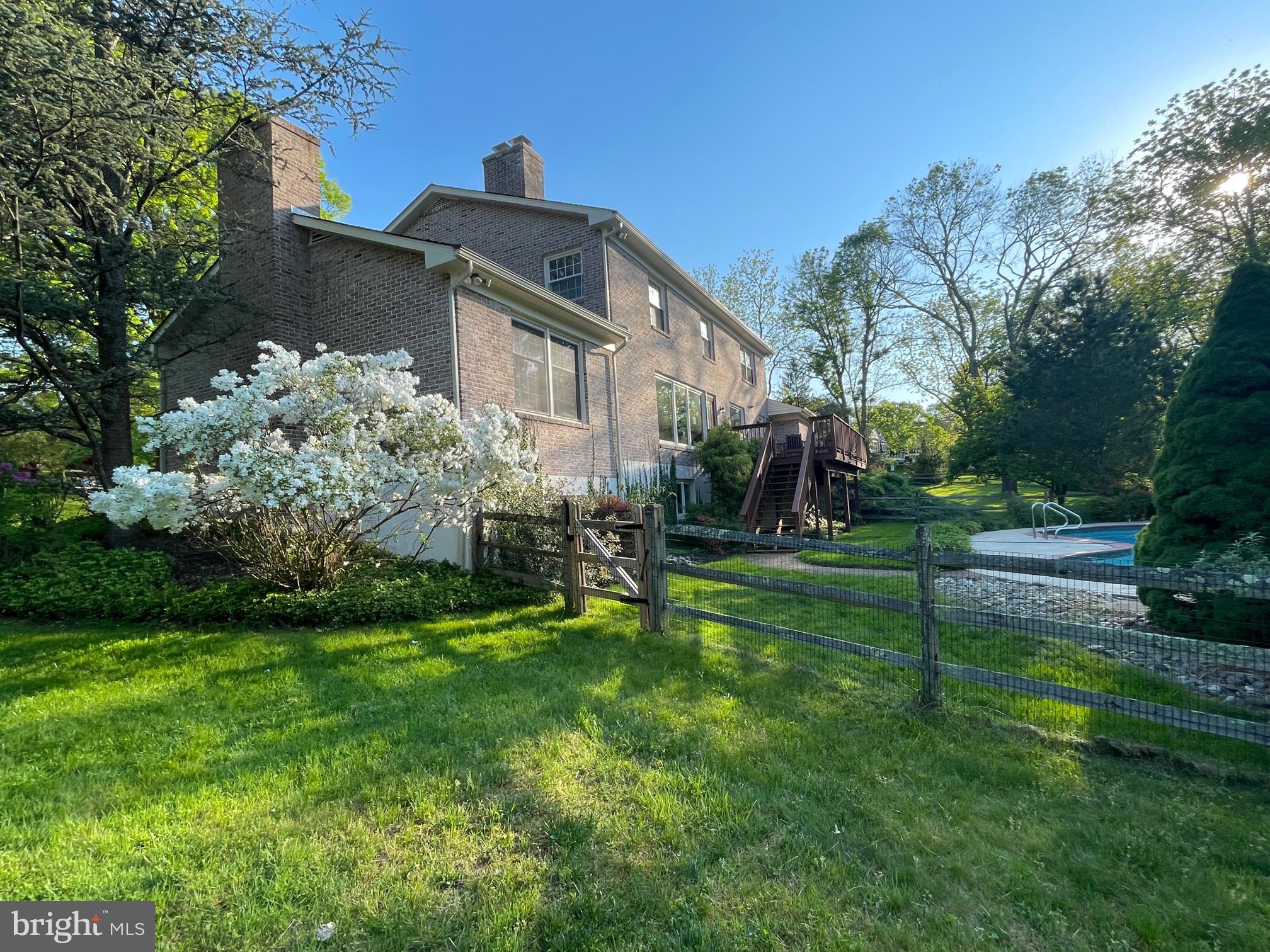 RADNOR HUNT - Residential