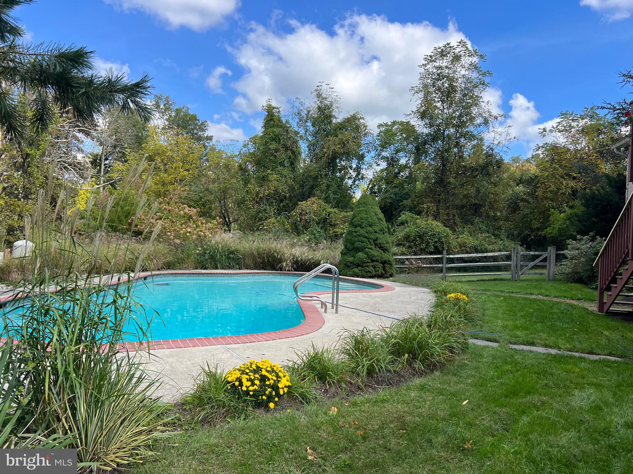 RADNOR HUNT - Residential