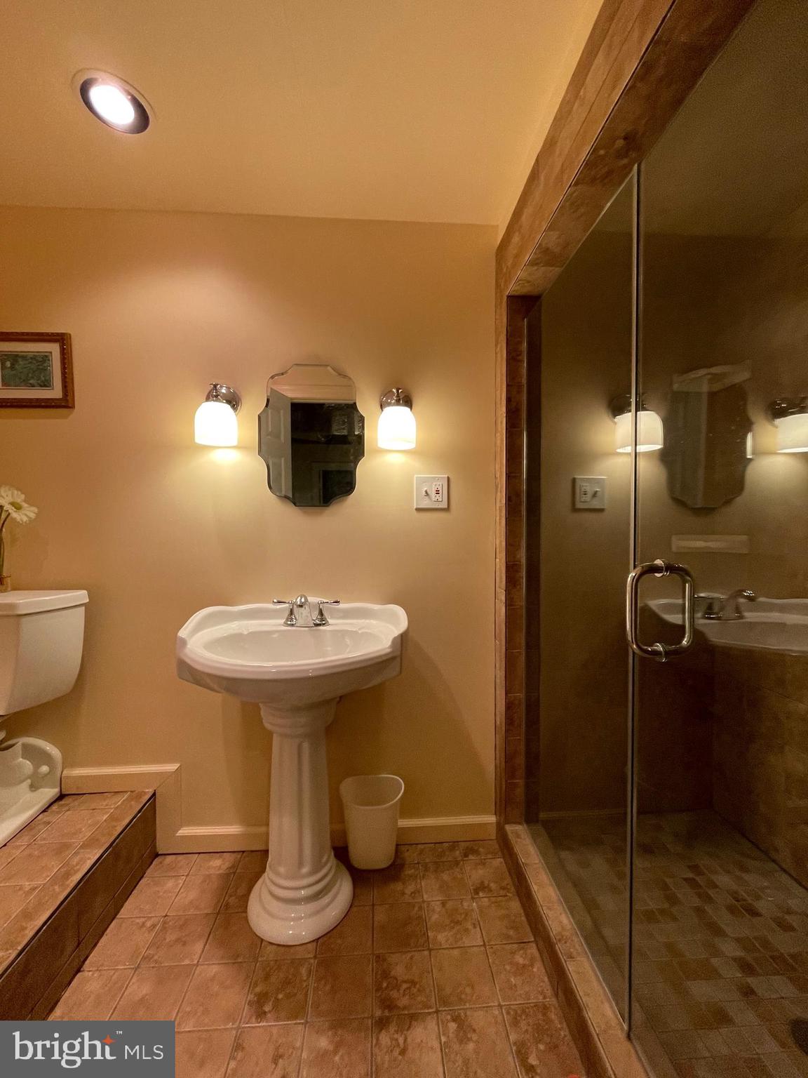 RADNOR HUNT - Residential