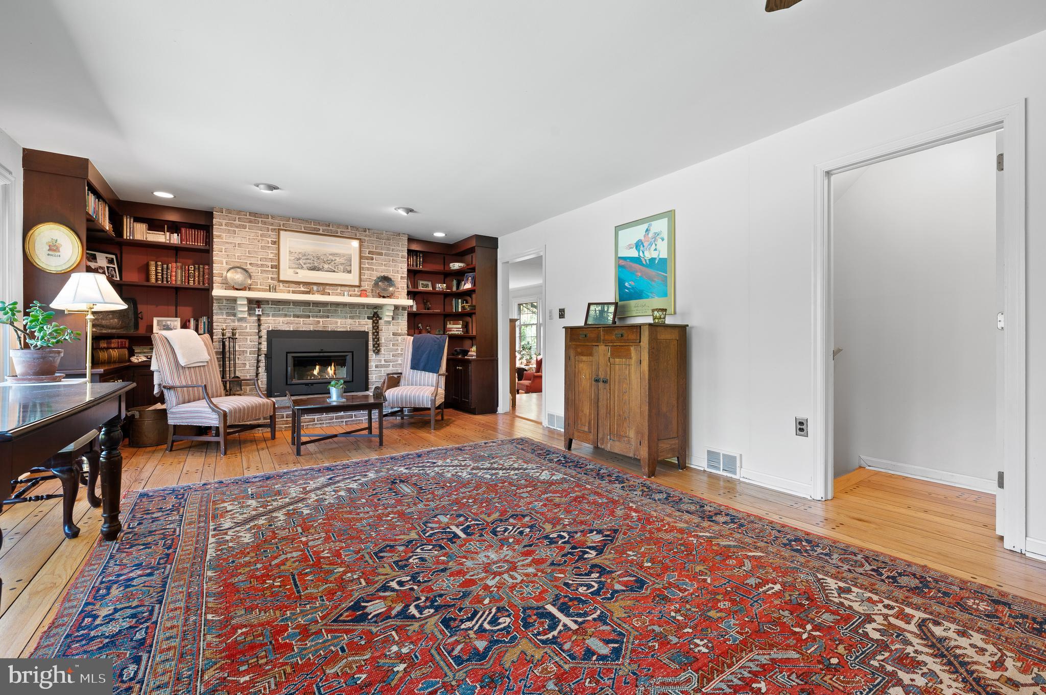 RADNOR HUNT - Residential