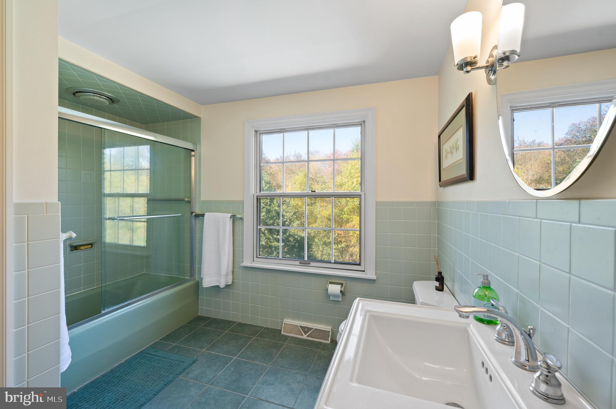 RADNOR HUNT - Residential