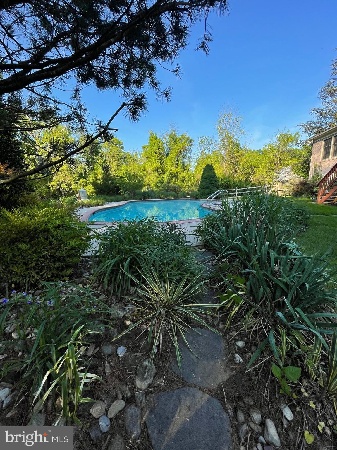 RADNOR HUNT - Residential