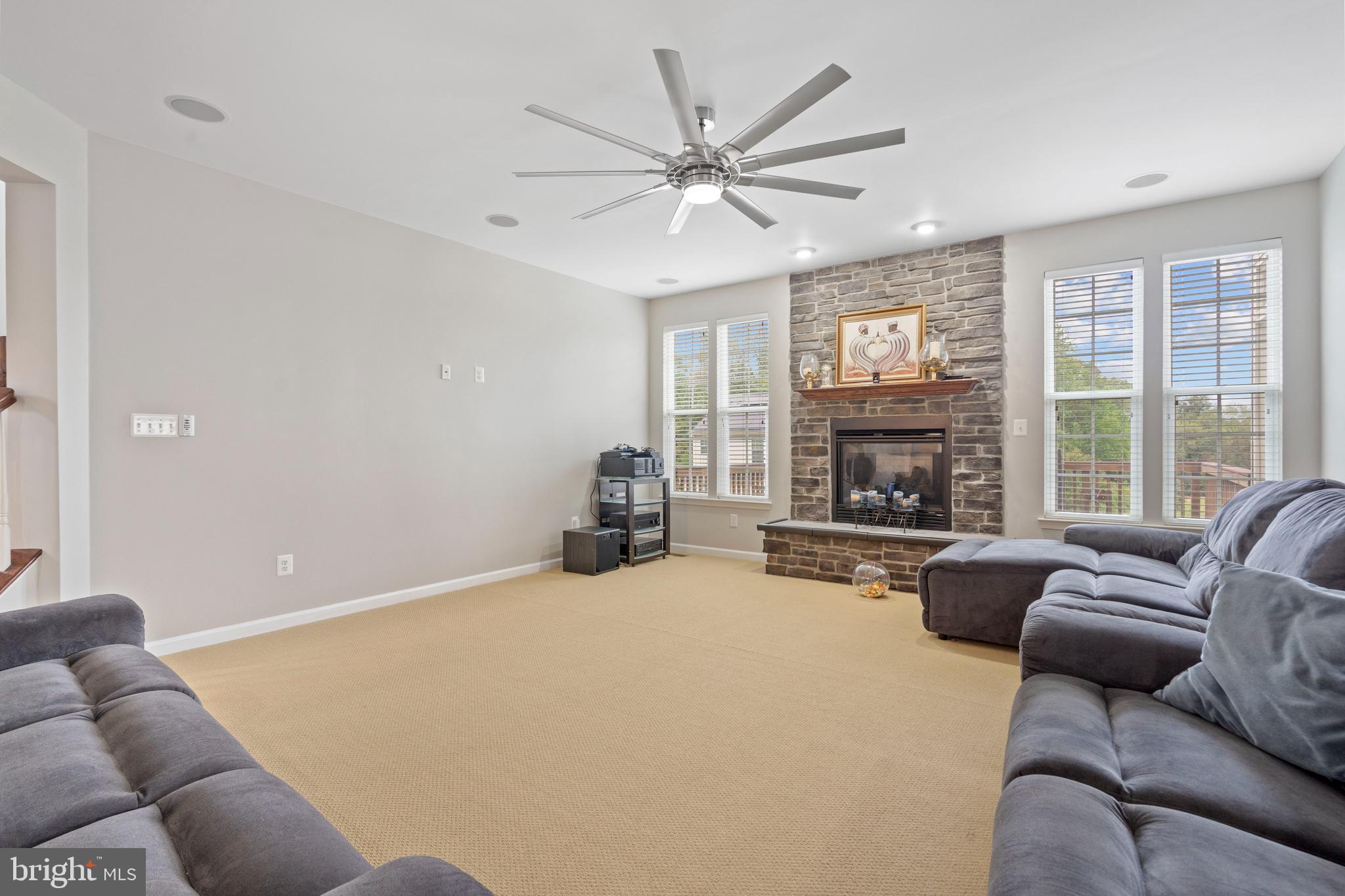 HOLLY CREEK - Residential