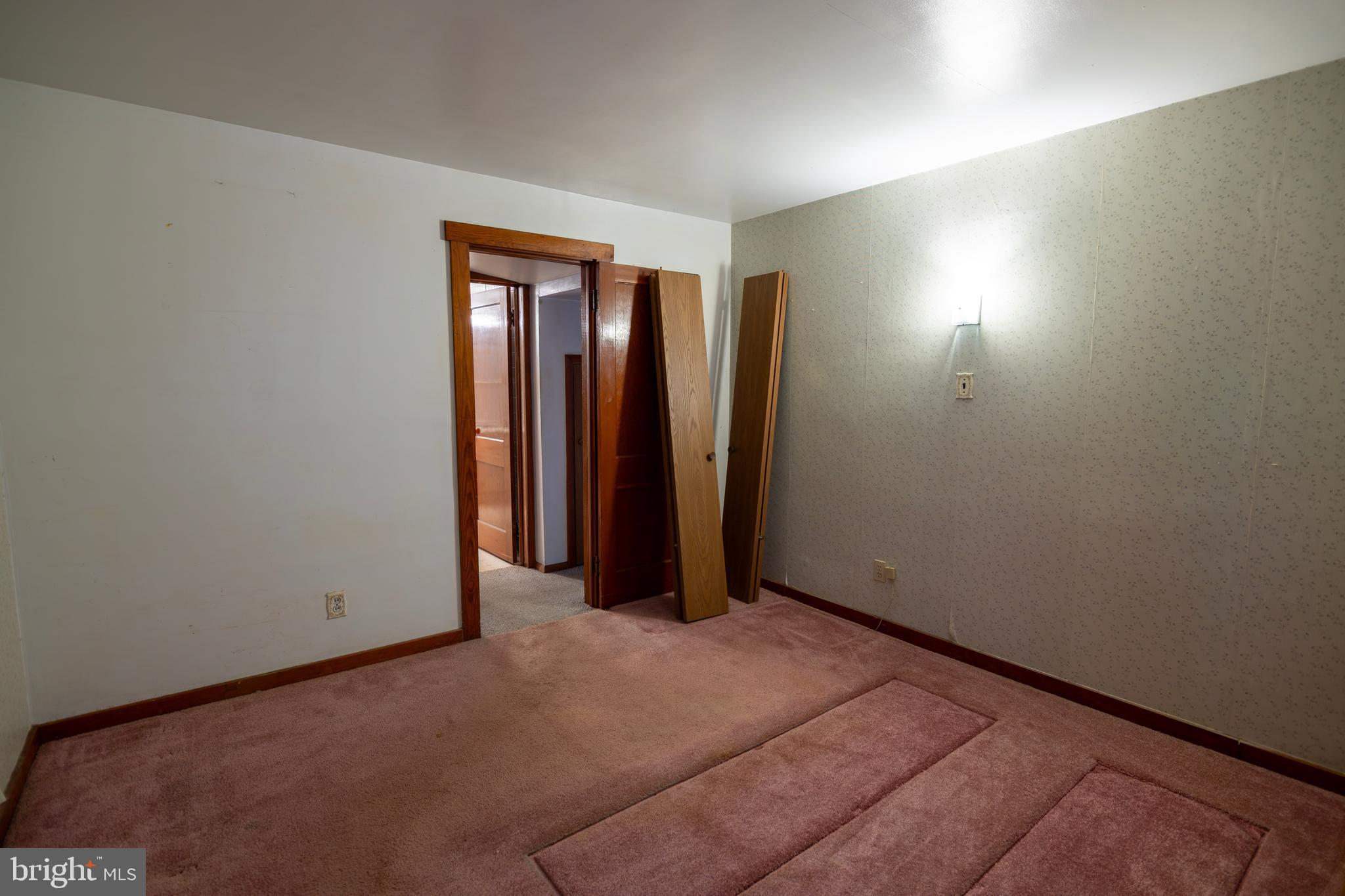 ROYAL MANOR ESTATES - Residential