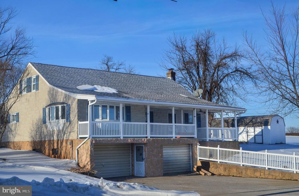 Photo of 275 Manor Road, RED LION, PA 17356 (MLS # PAYK2097736)