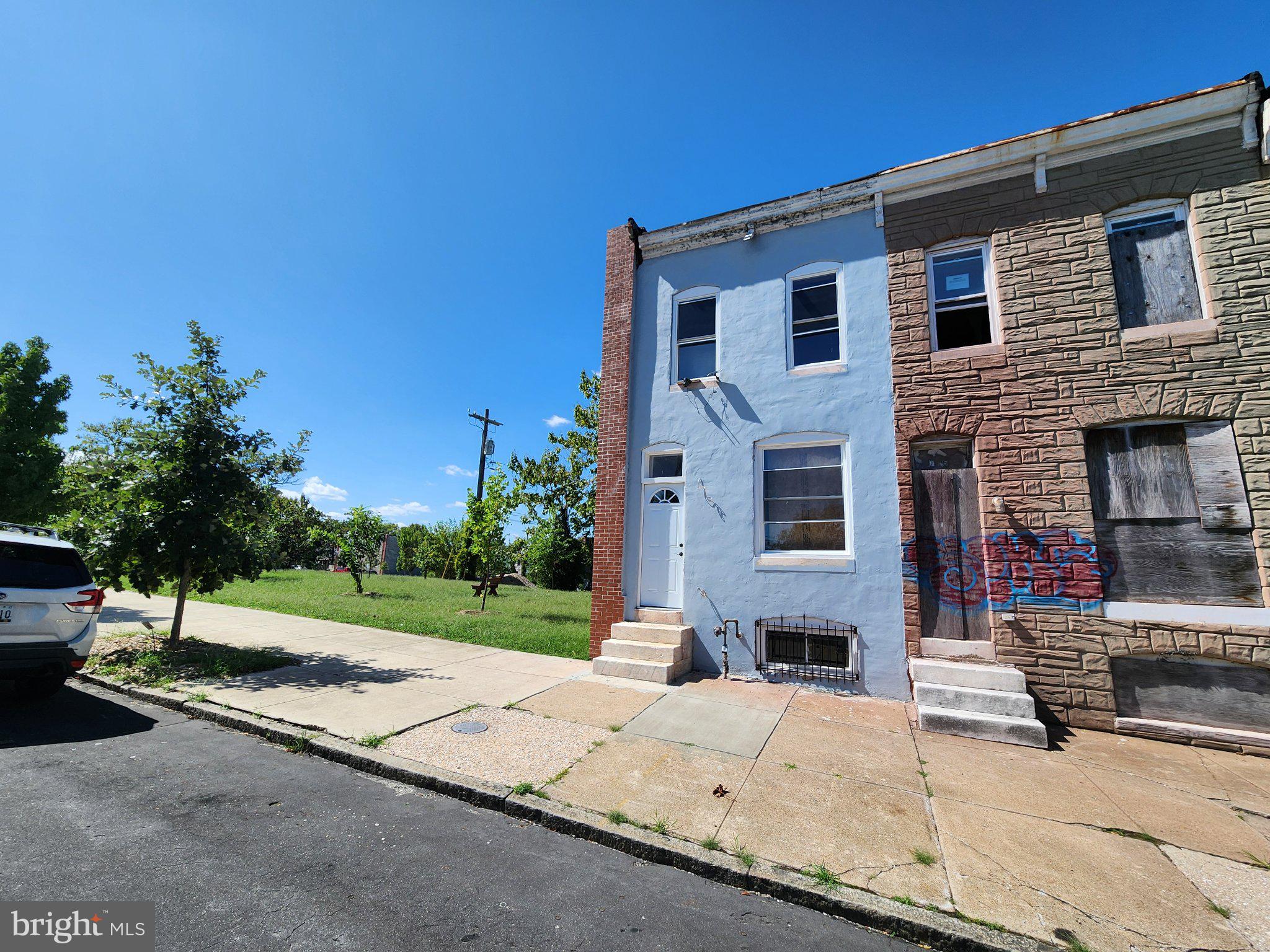 1714 N MONTFORD AVENUE