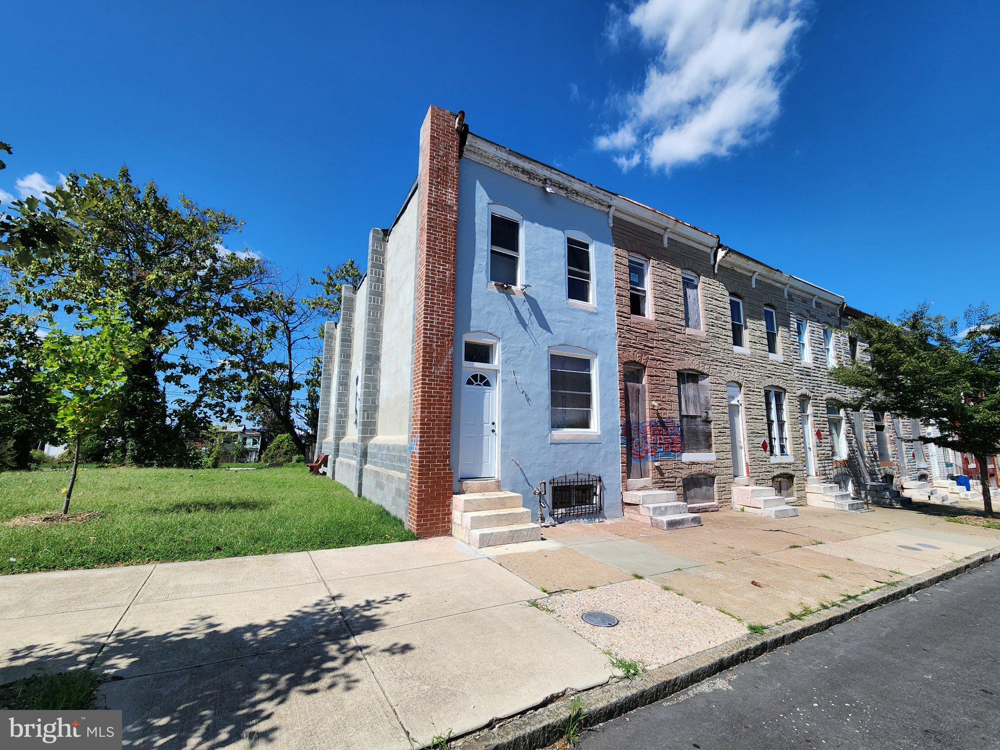 1714 N MONTFORD AVENUE