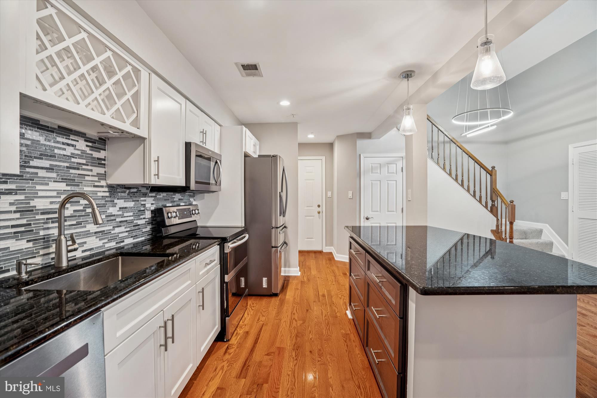 629 ADMIRAL DRIVE H8-305