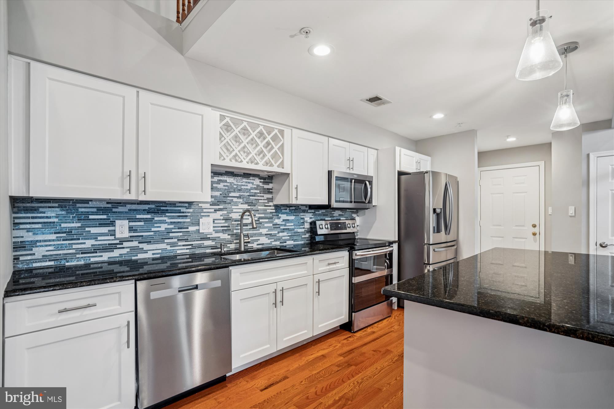 629 ADMIRAL DRIVE H8-305