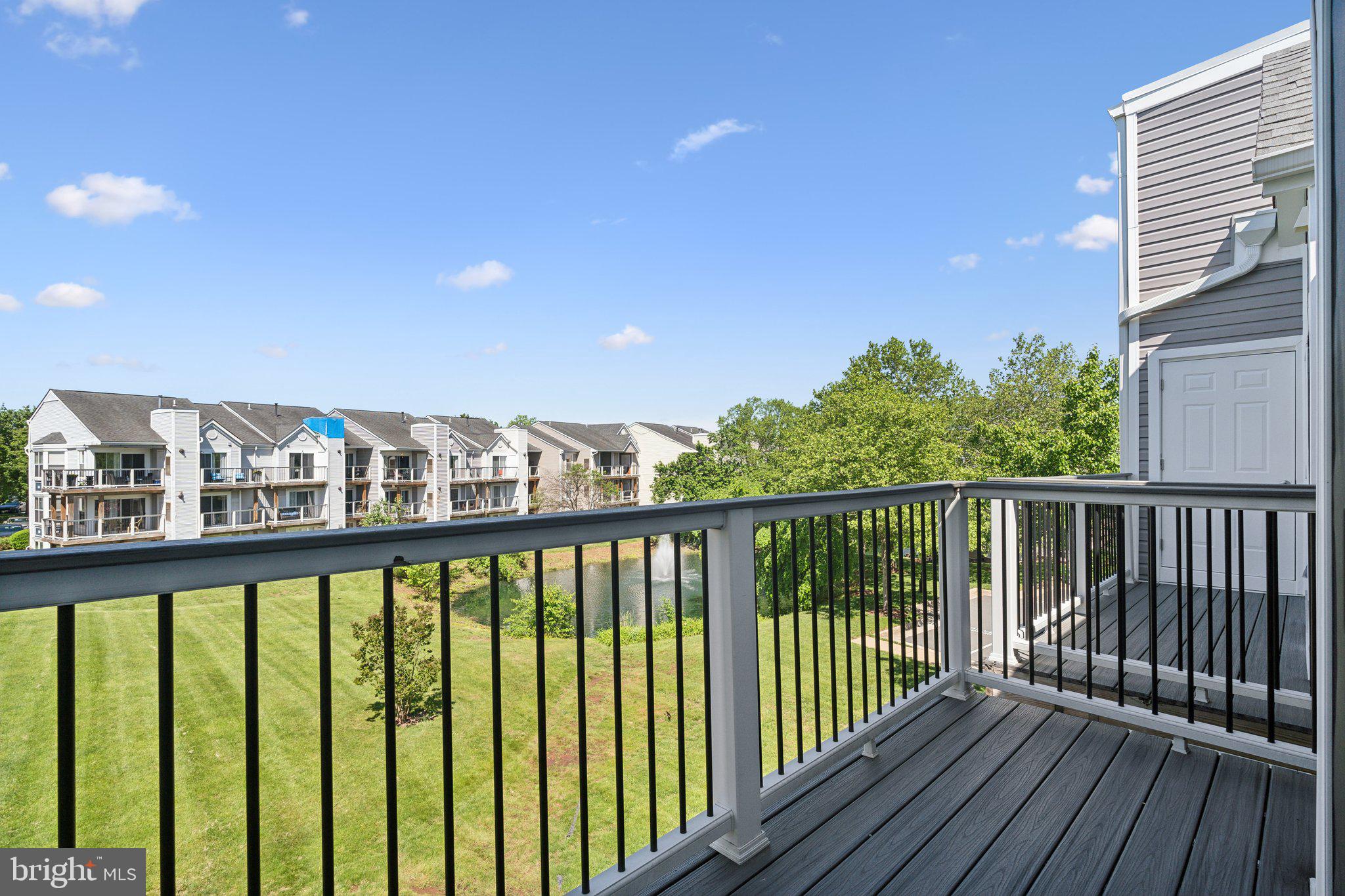 LAKESHORE CONDO - Residential Lease